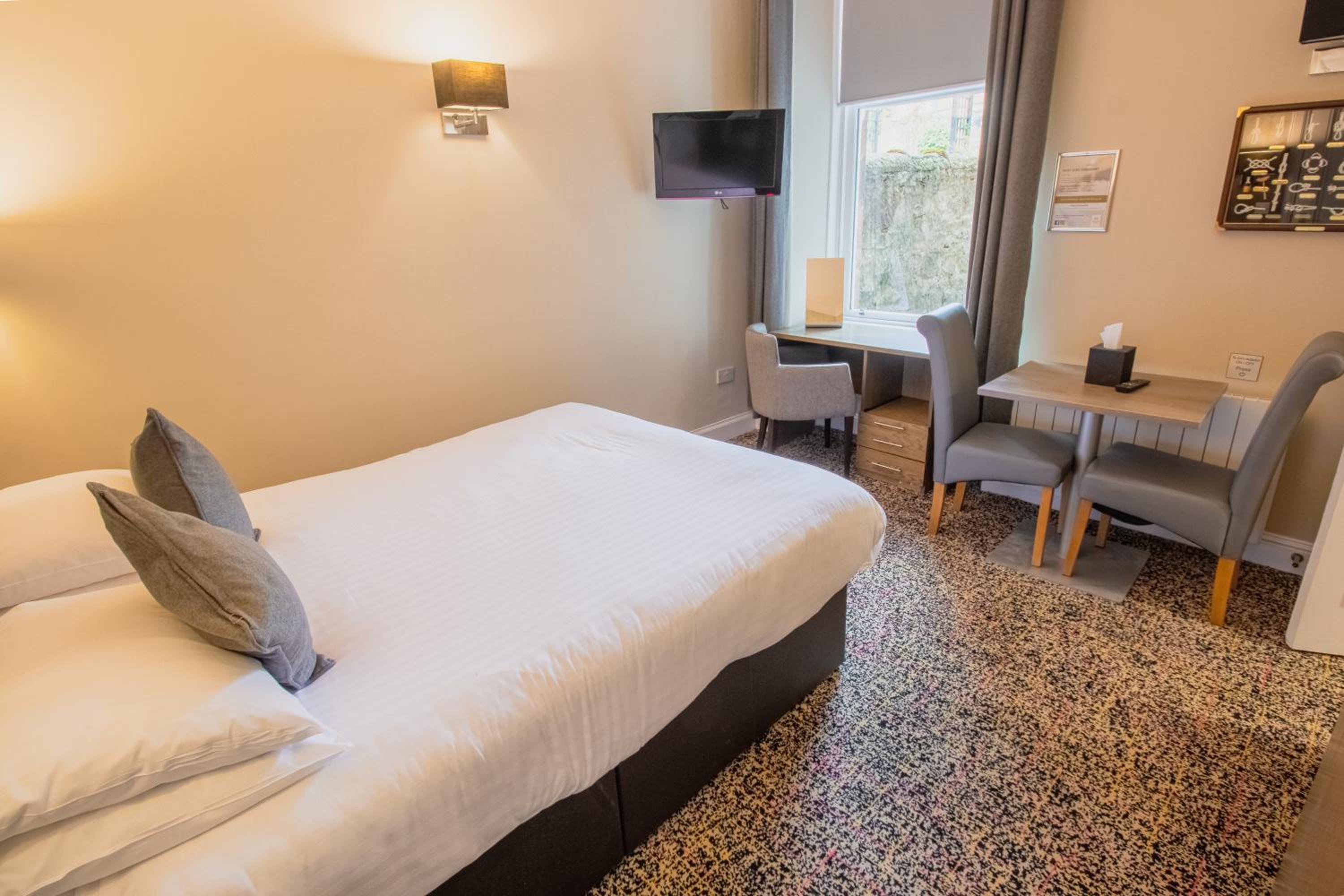 Single Room photo 2