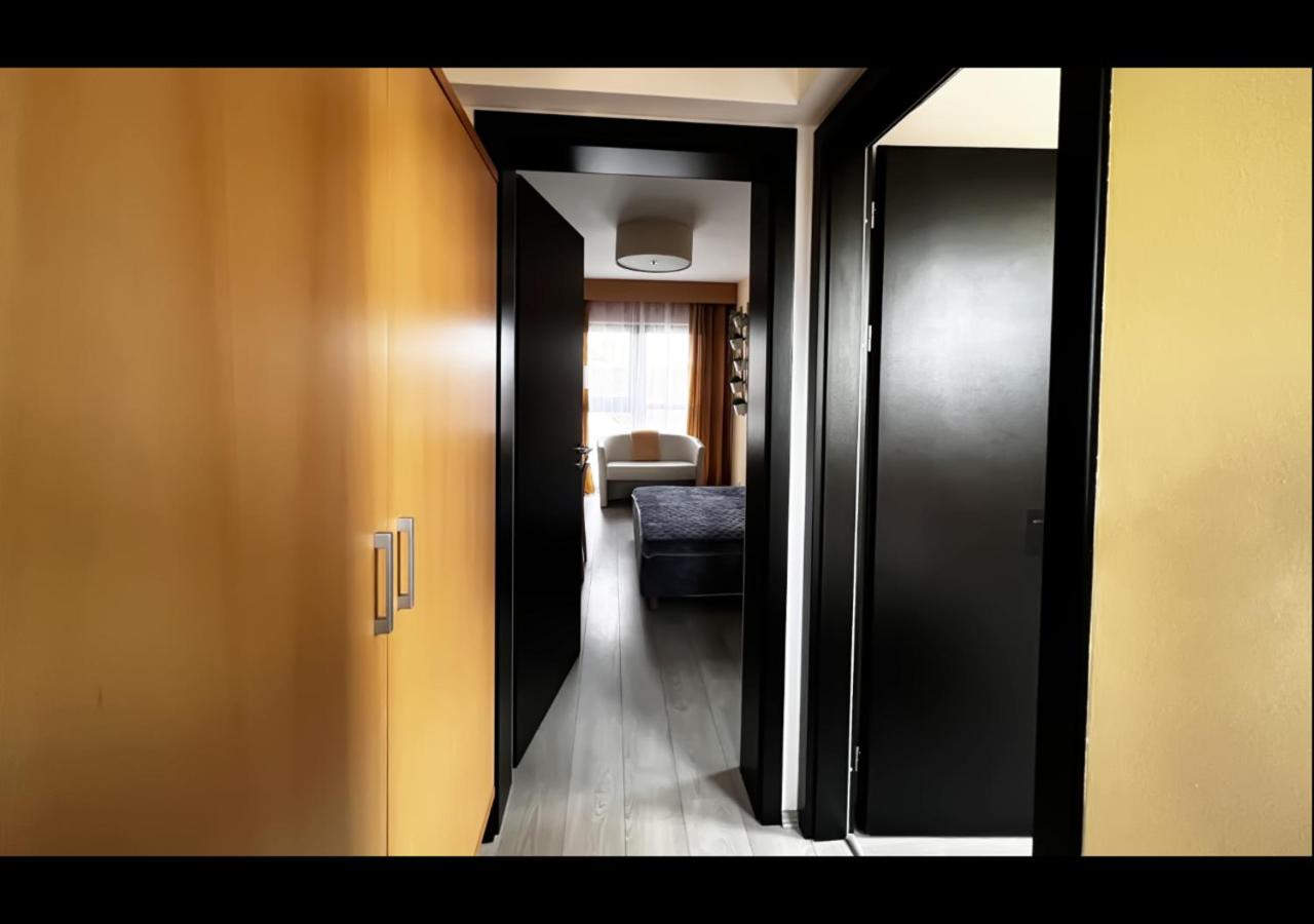 Two Connecting Double Rooms - Photo 1