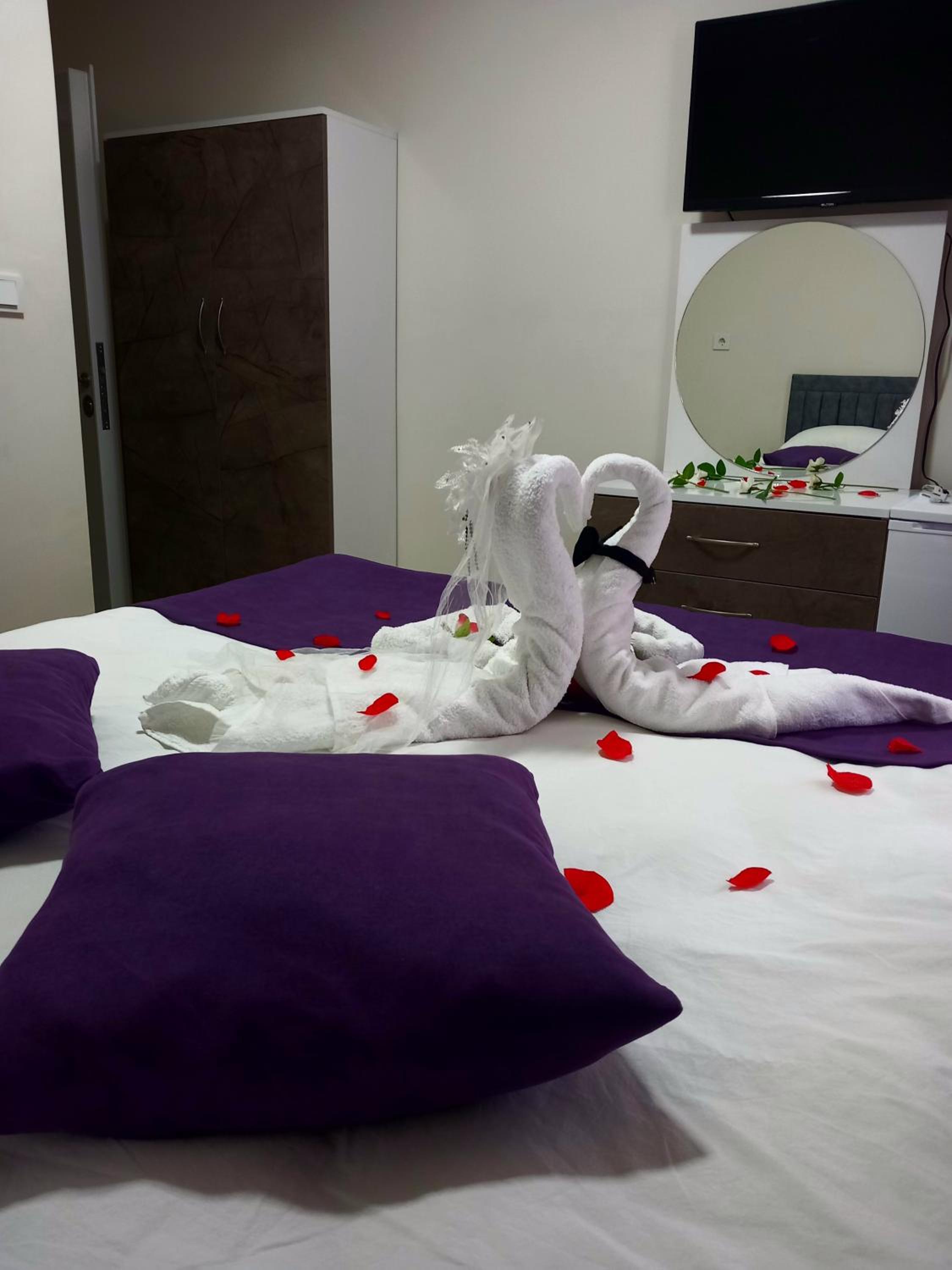 Standard Double Room - Photo 15