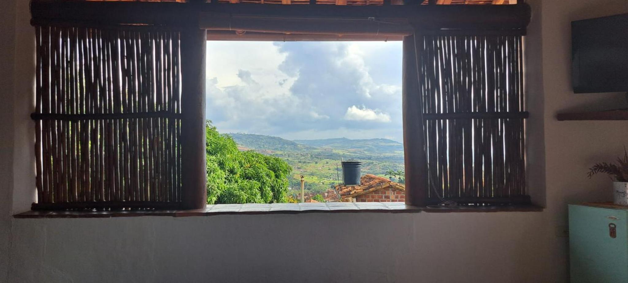 Family Room with Mountain View photo 3