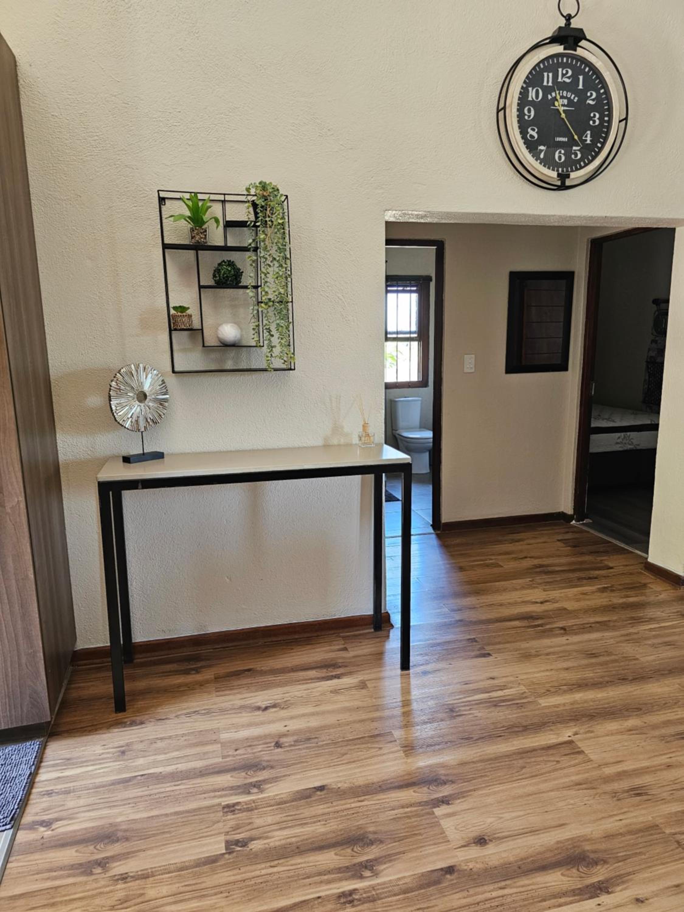Four-Bedroom House - Photo 20