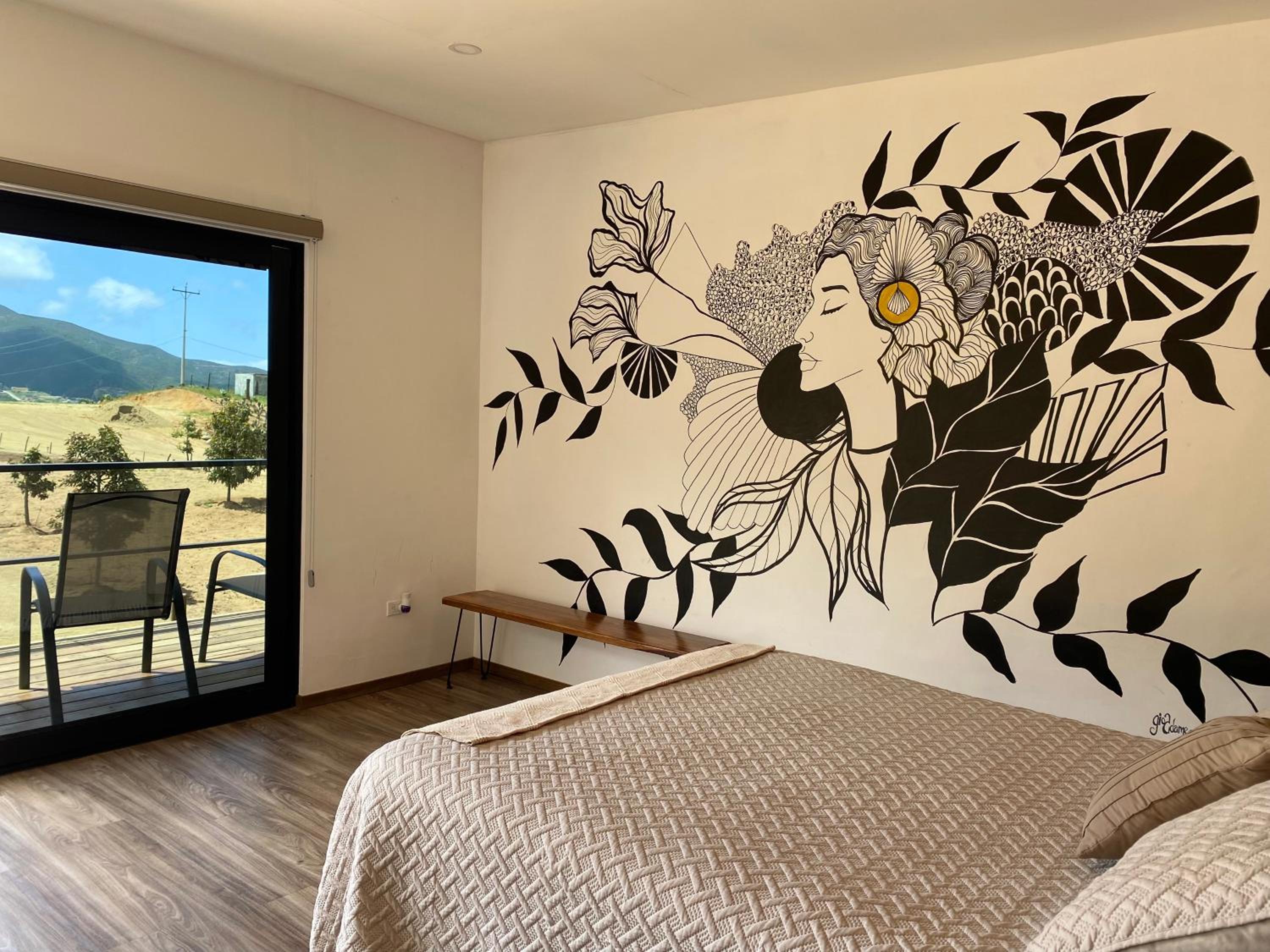 Deluxe Room - Photo 9