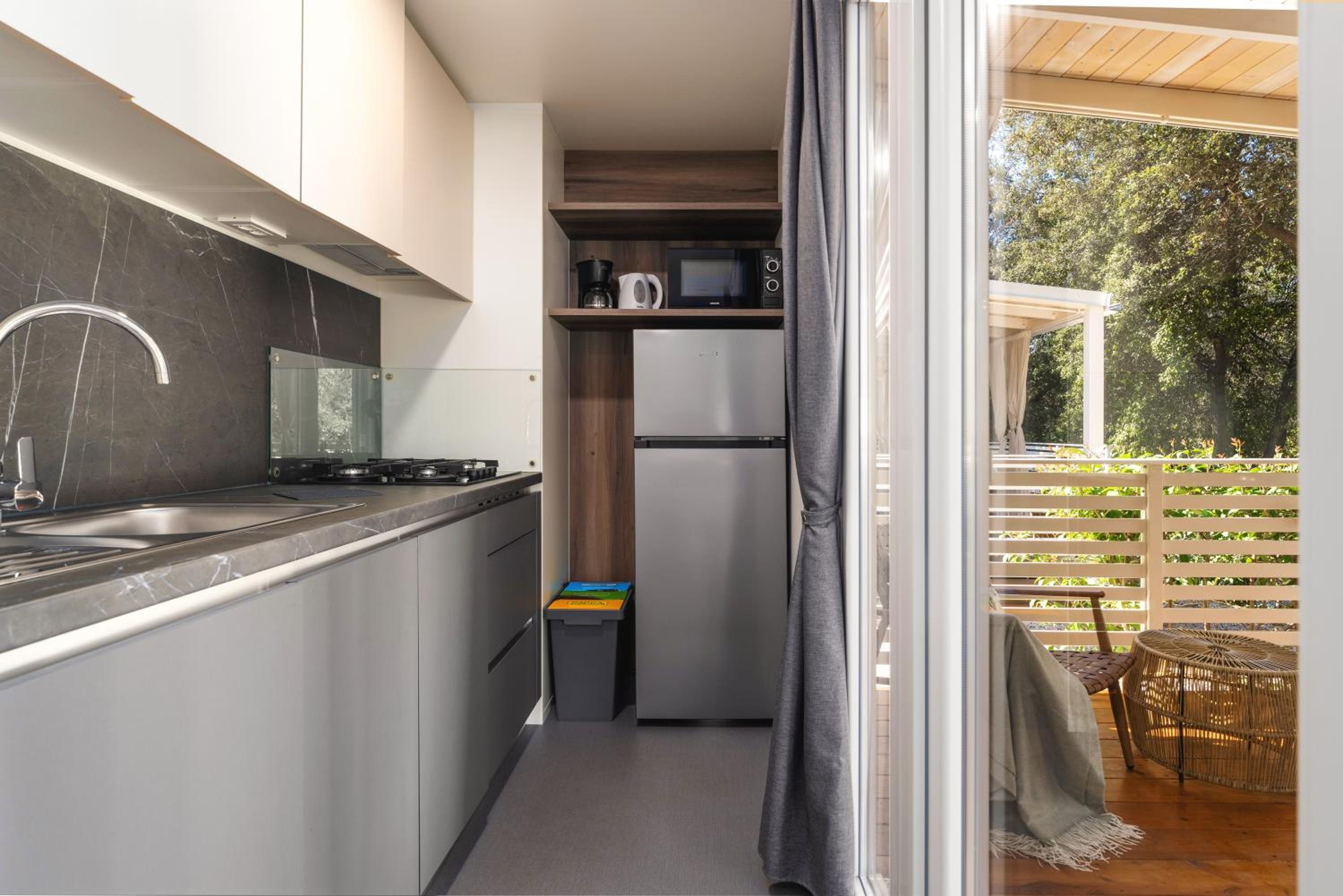 Premium Two-Bedroom Mobile Home with Garden View  - Photo 19