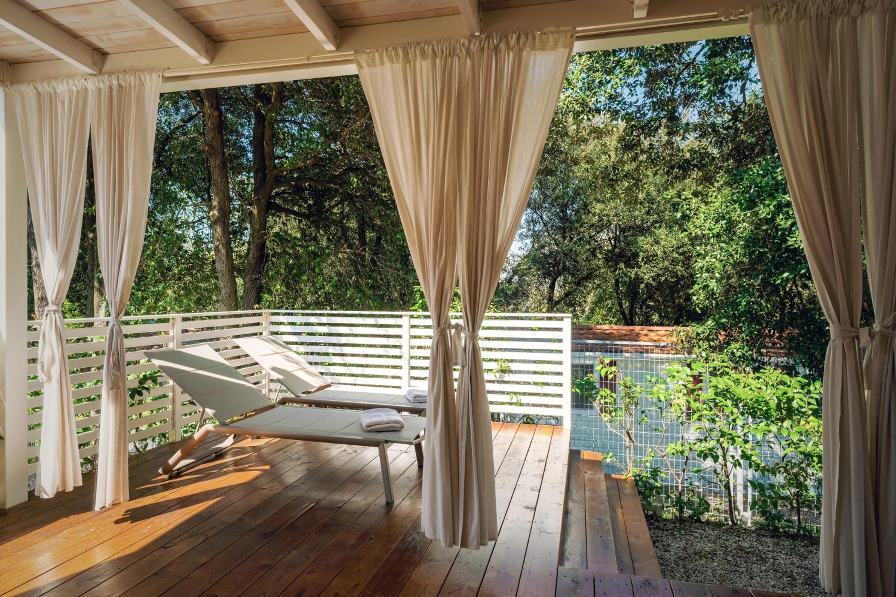 Premium Two-Bedroom Mobile Home with Garden View  - Photo 11