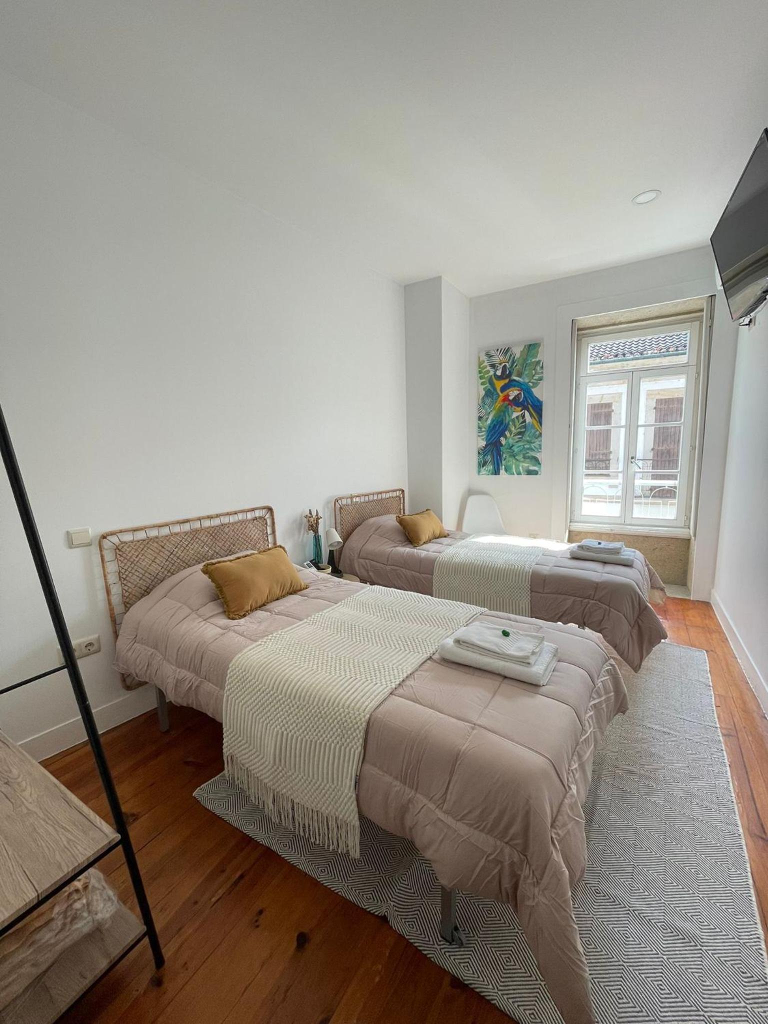 Standard Twin Room with Shared Bathroom photo 1