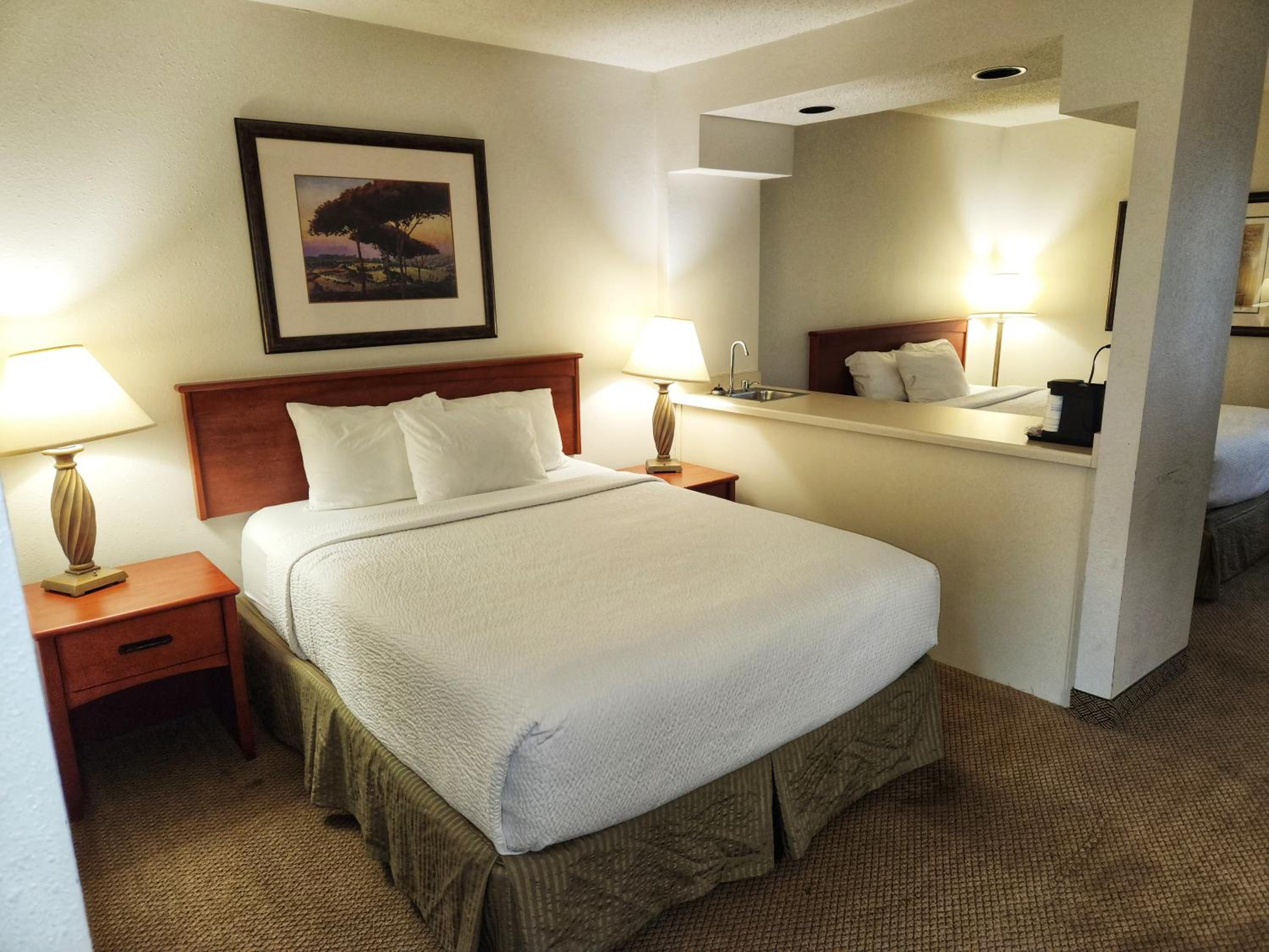 Double Room with Two Double Beds - Non-Smoking - Photo 4