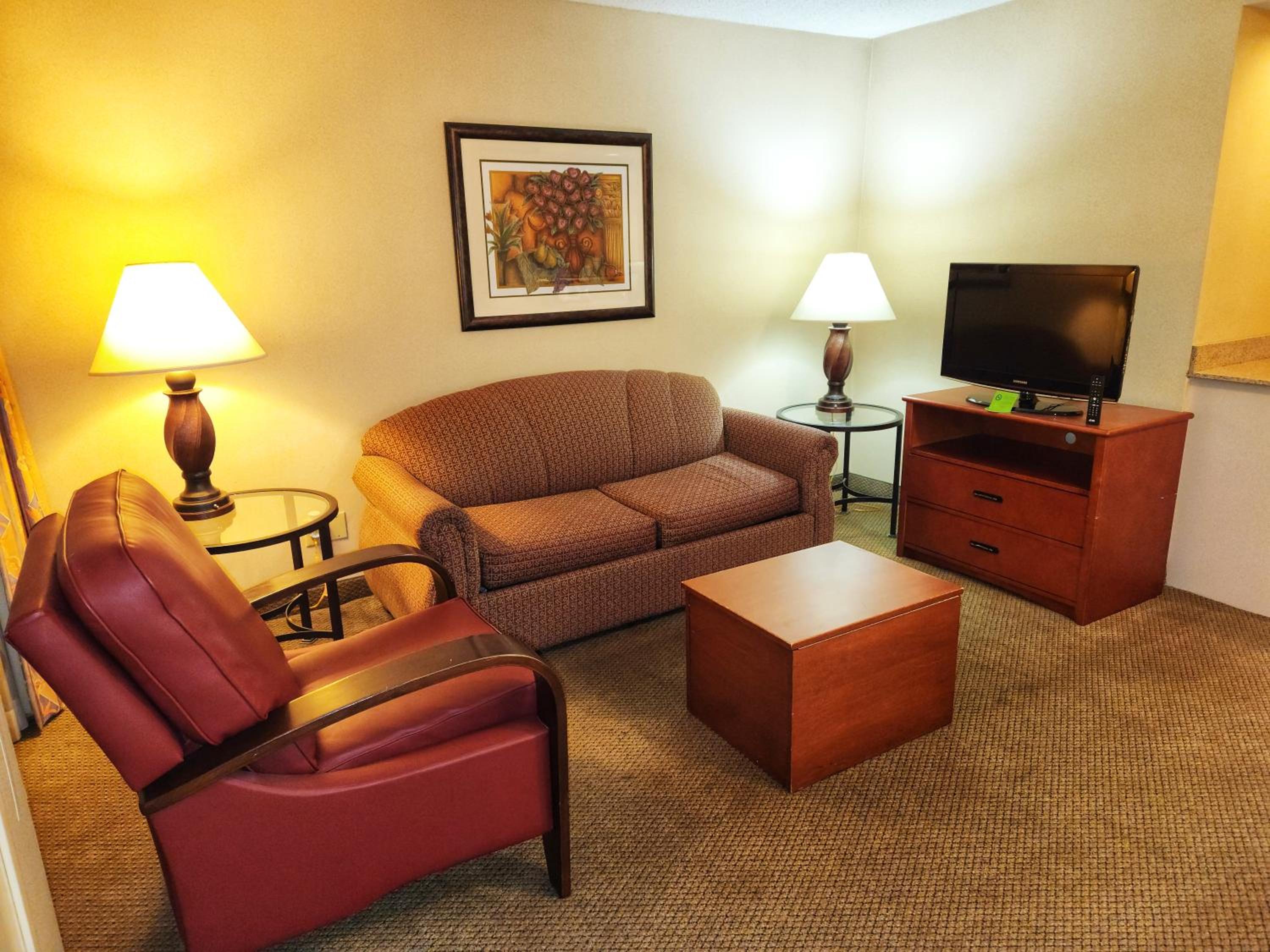 One-Bedroom Suite with Two Double Beds - Non-Smoking - Photo 1