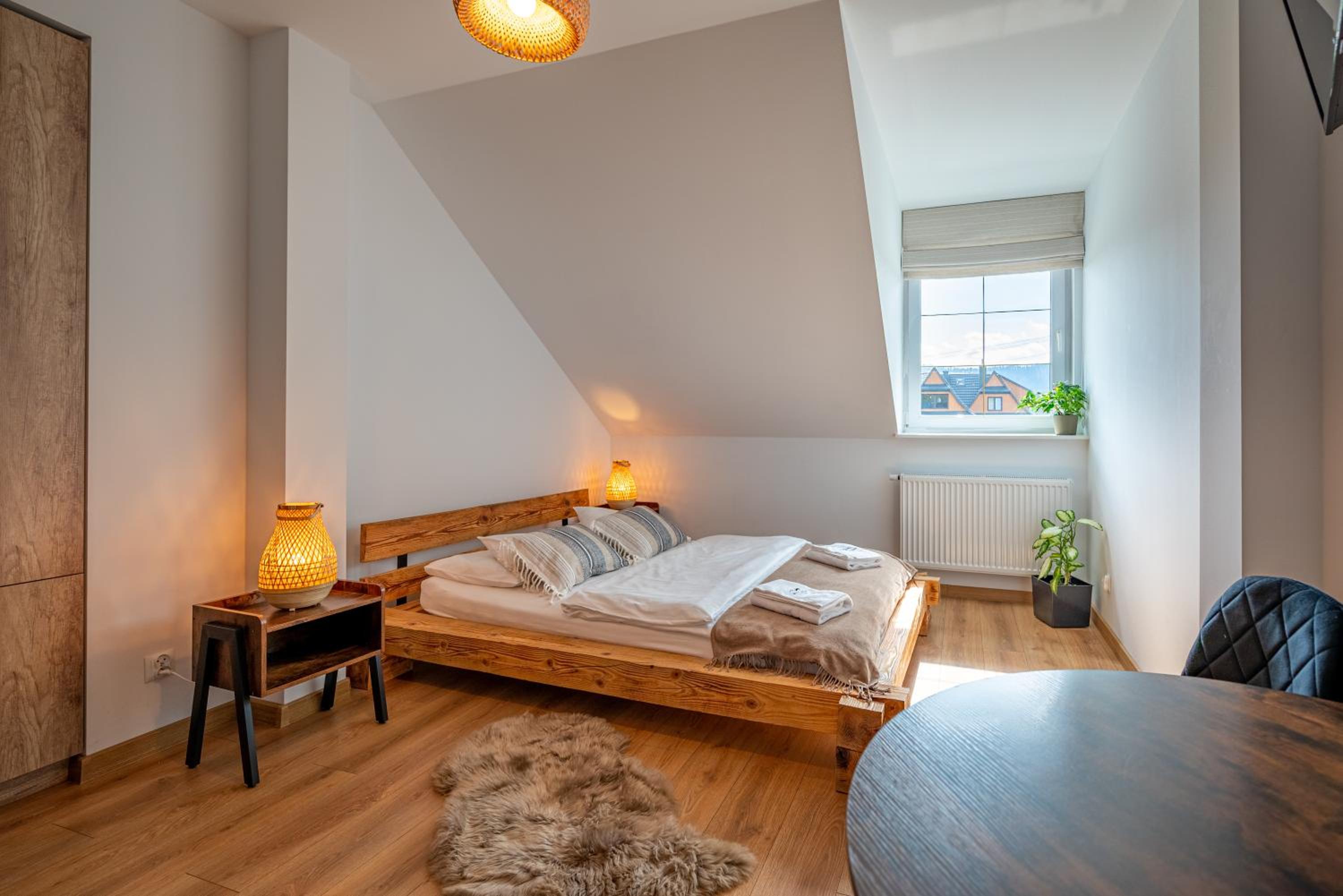 Double Room with Private Bathroom - Photo 12