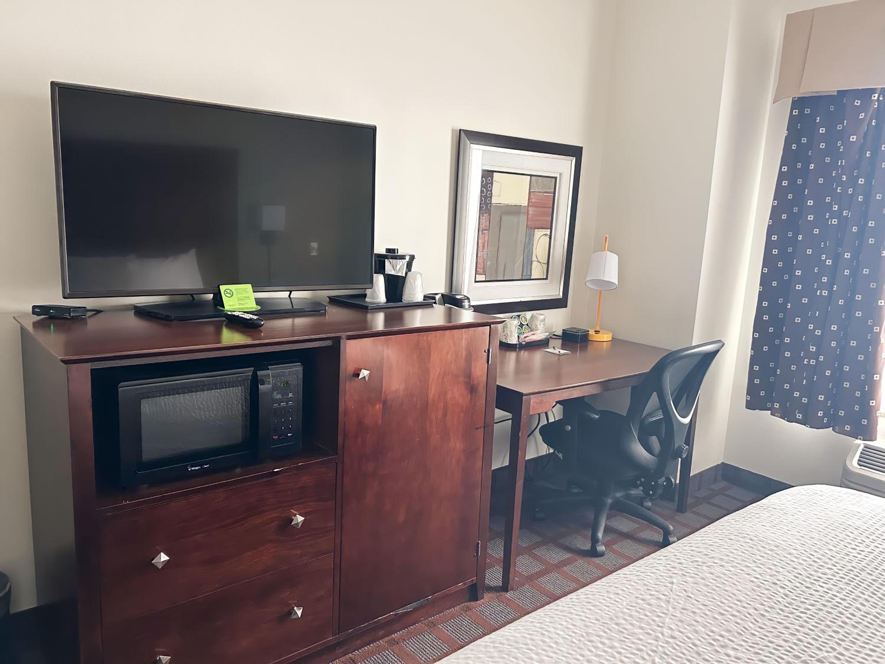 Queen Room photo 1