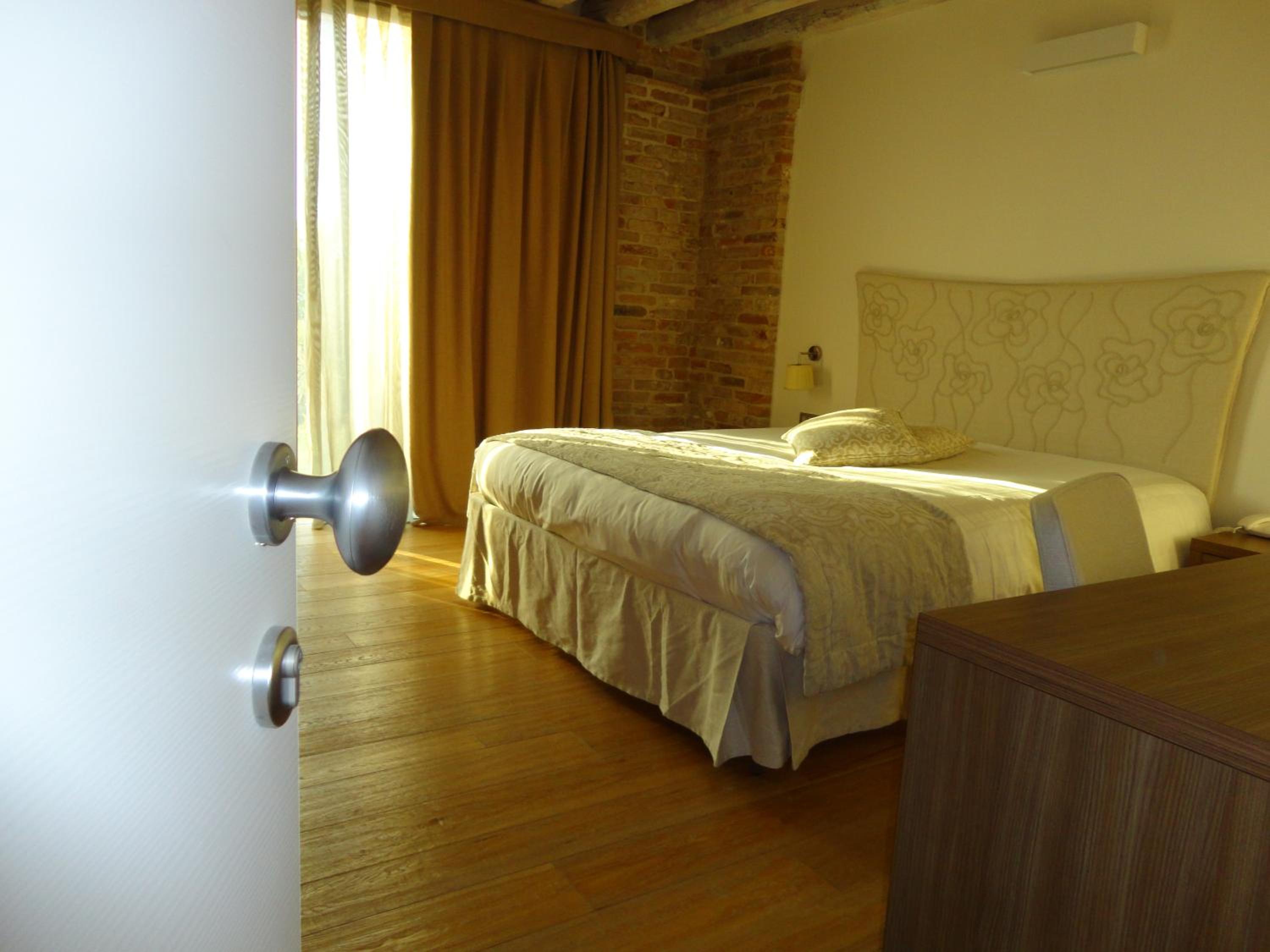 Superior Double Room photo 2