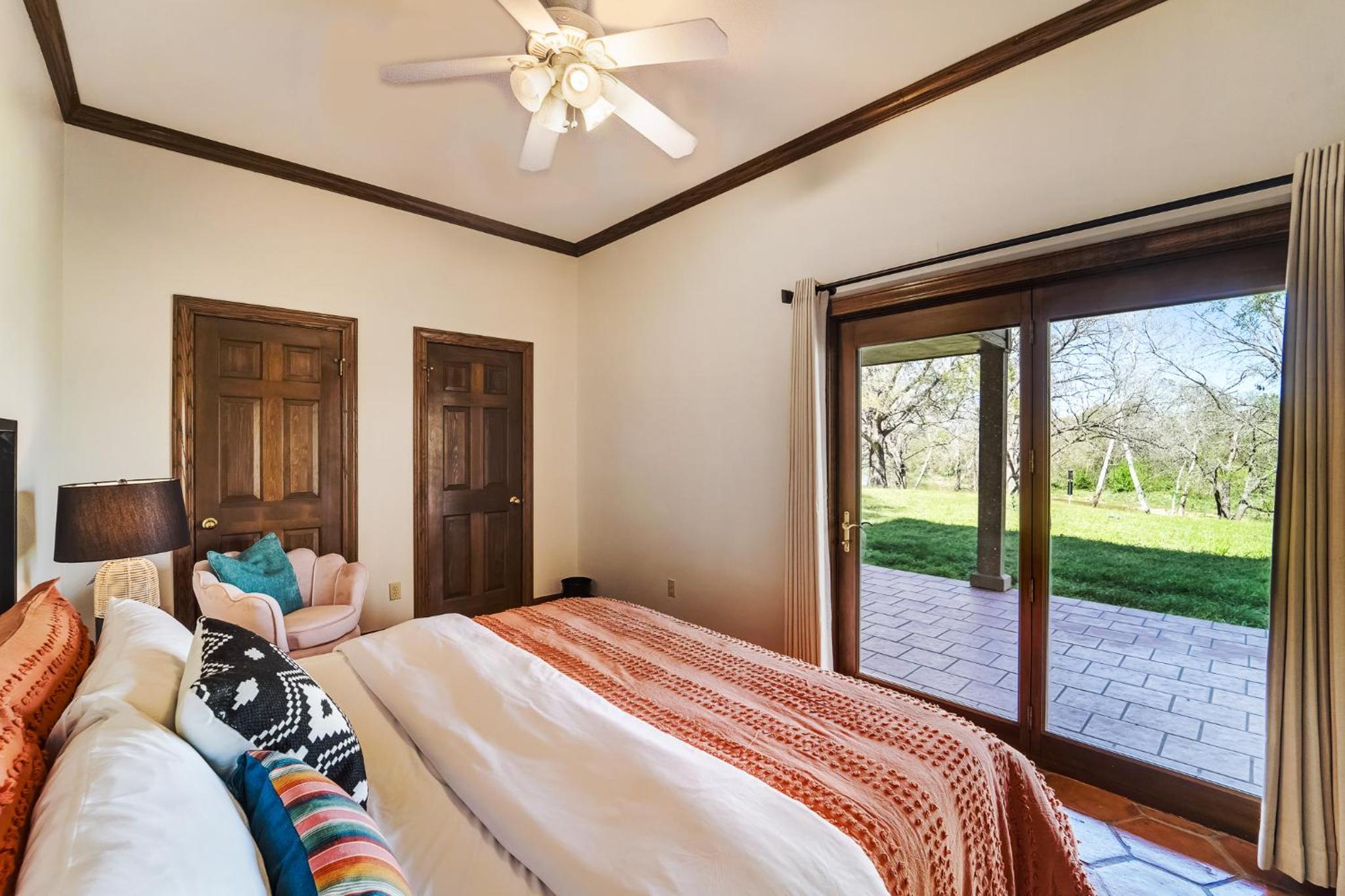Four-Bedroom House photo 2