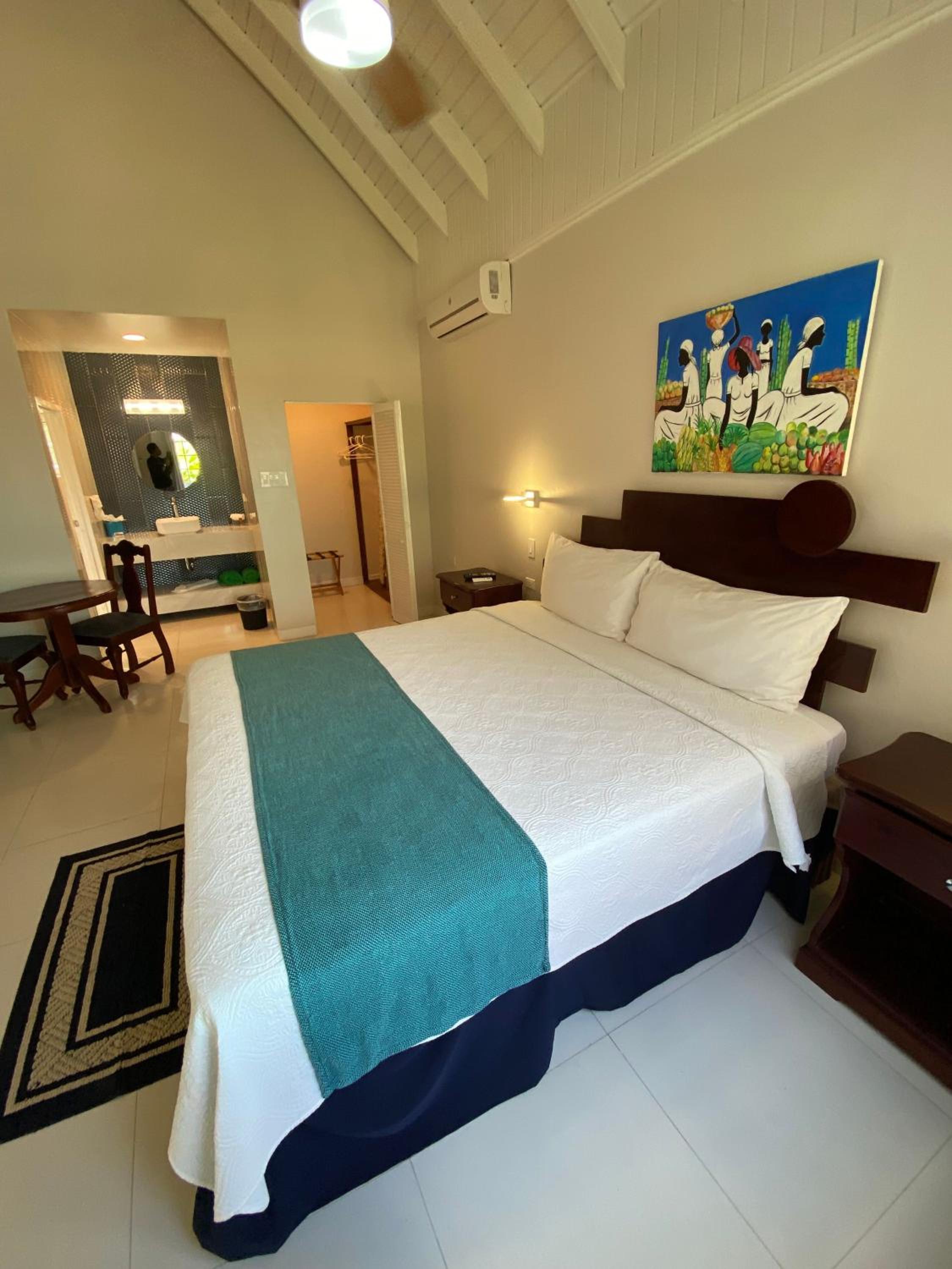 Deluxe King Room photo 3