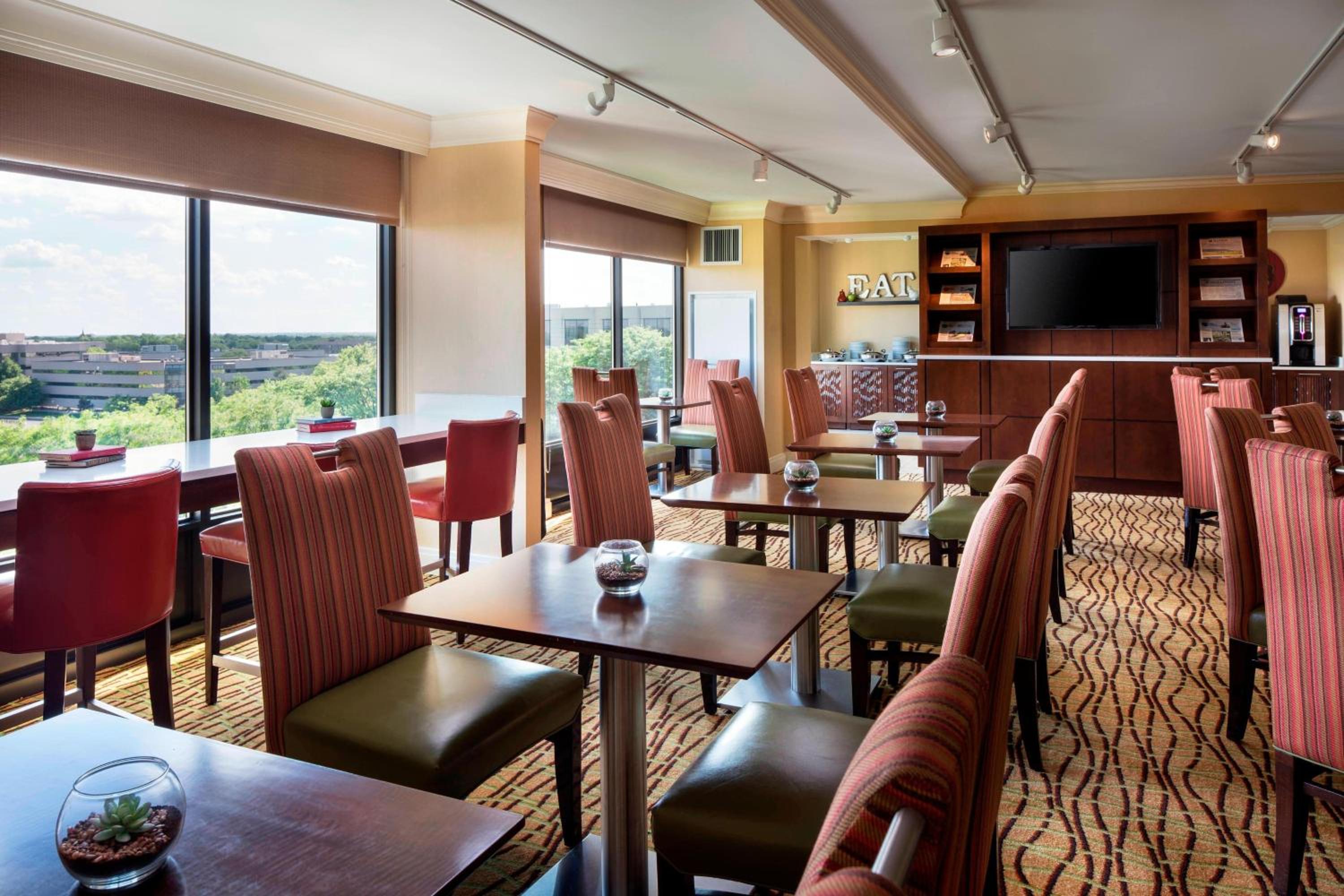 King Room - Concierge Level - Photo 3
