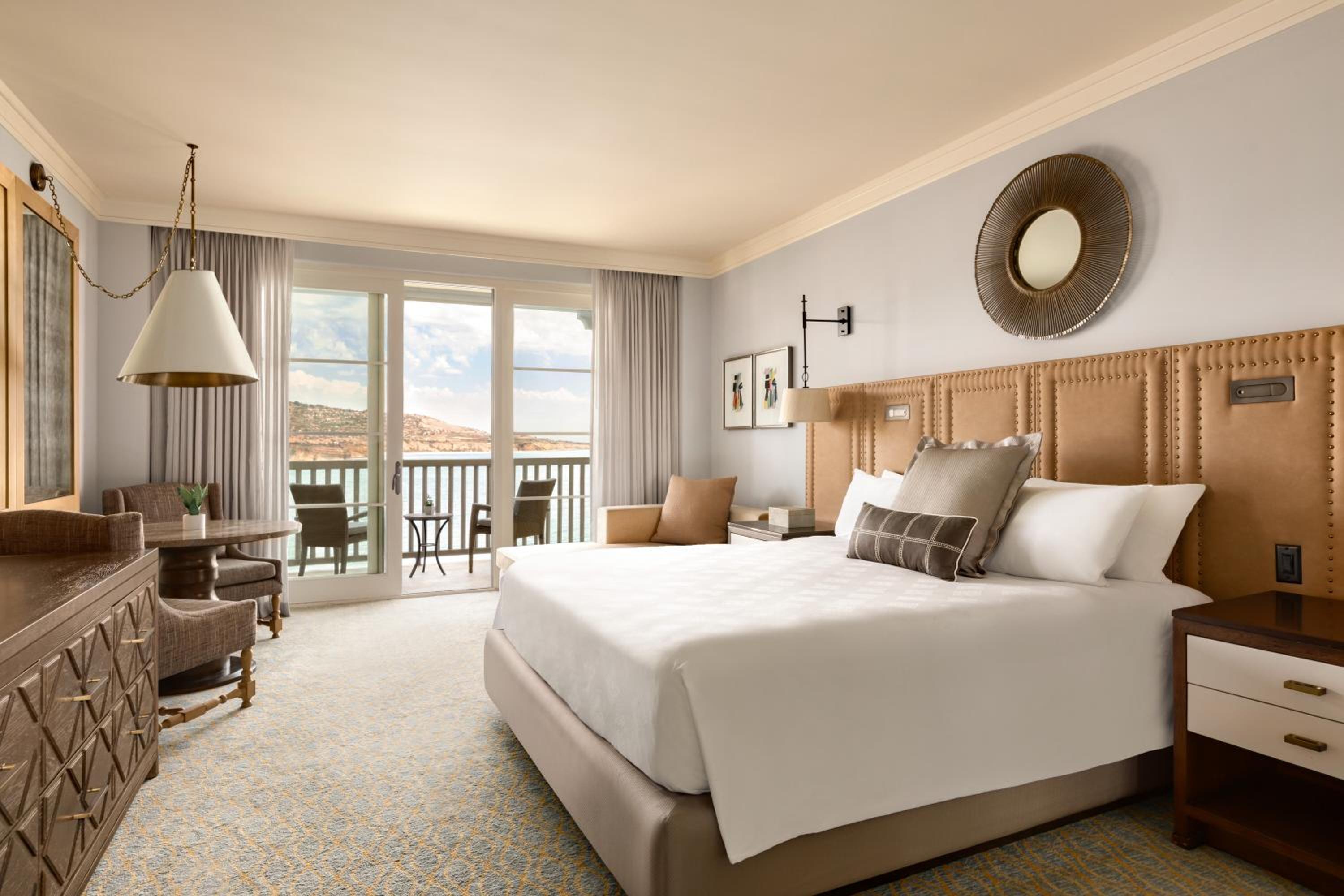 King Room with Sea View - Photo 2