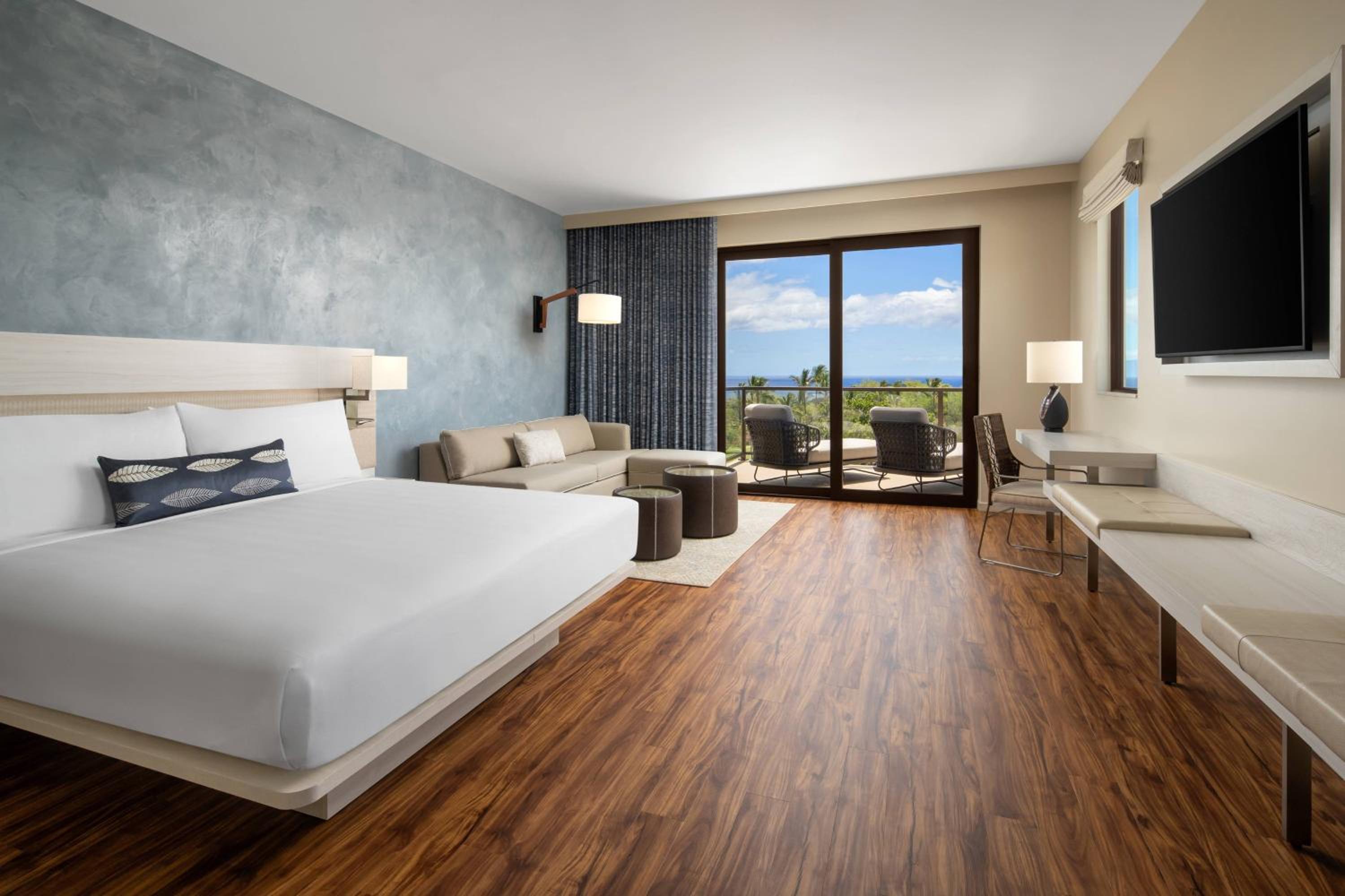 Suite, 1 King, Sofa bed, Ocean view, Corner room, Balcony