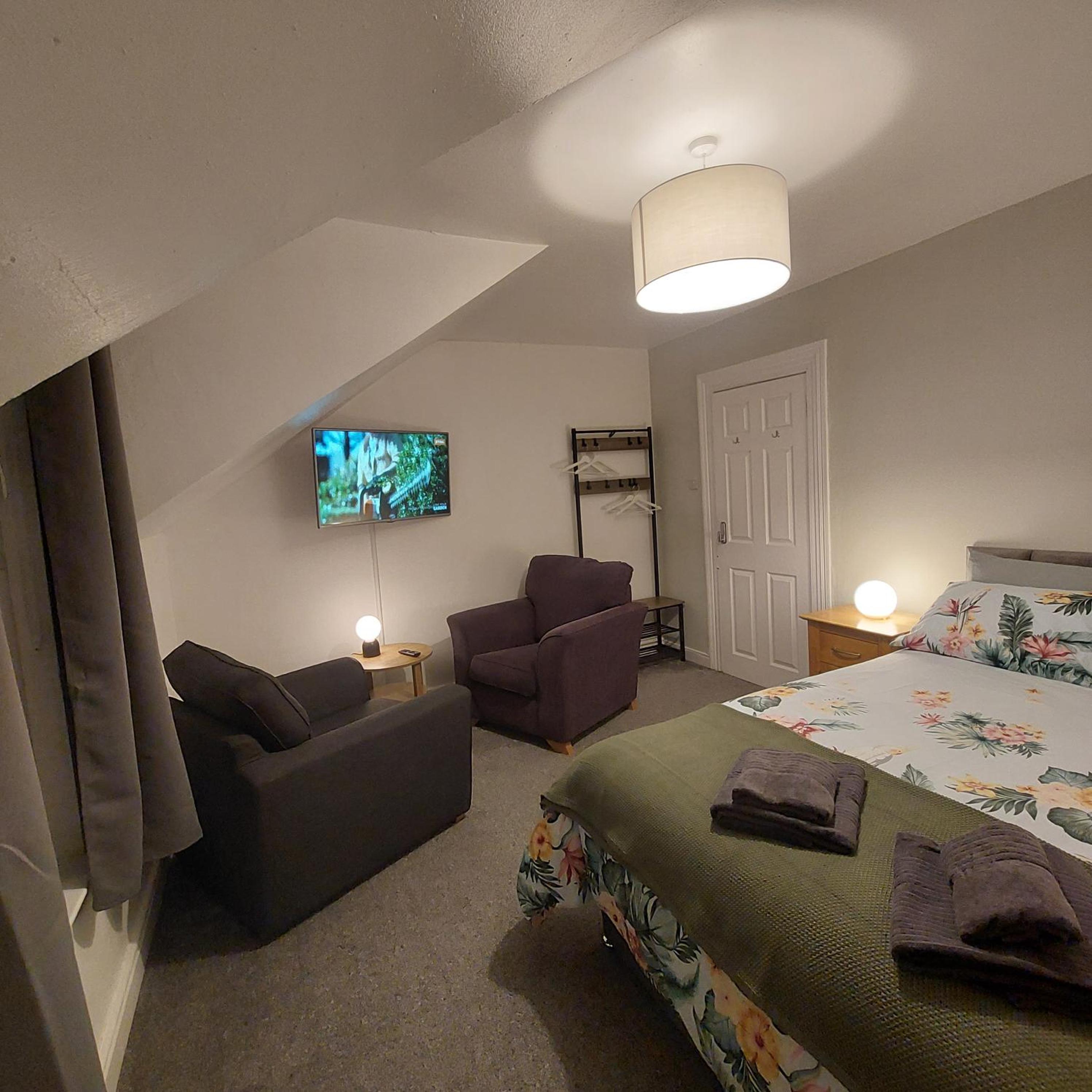 Standard King Room photo 1