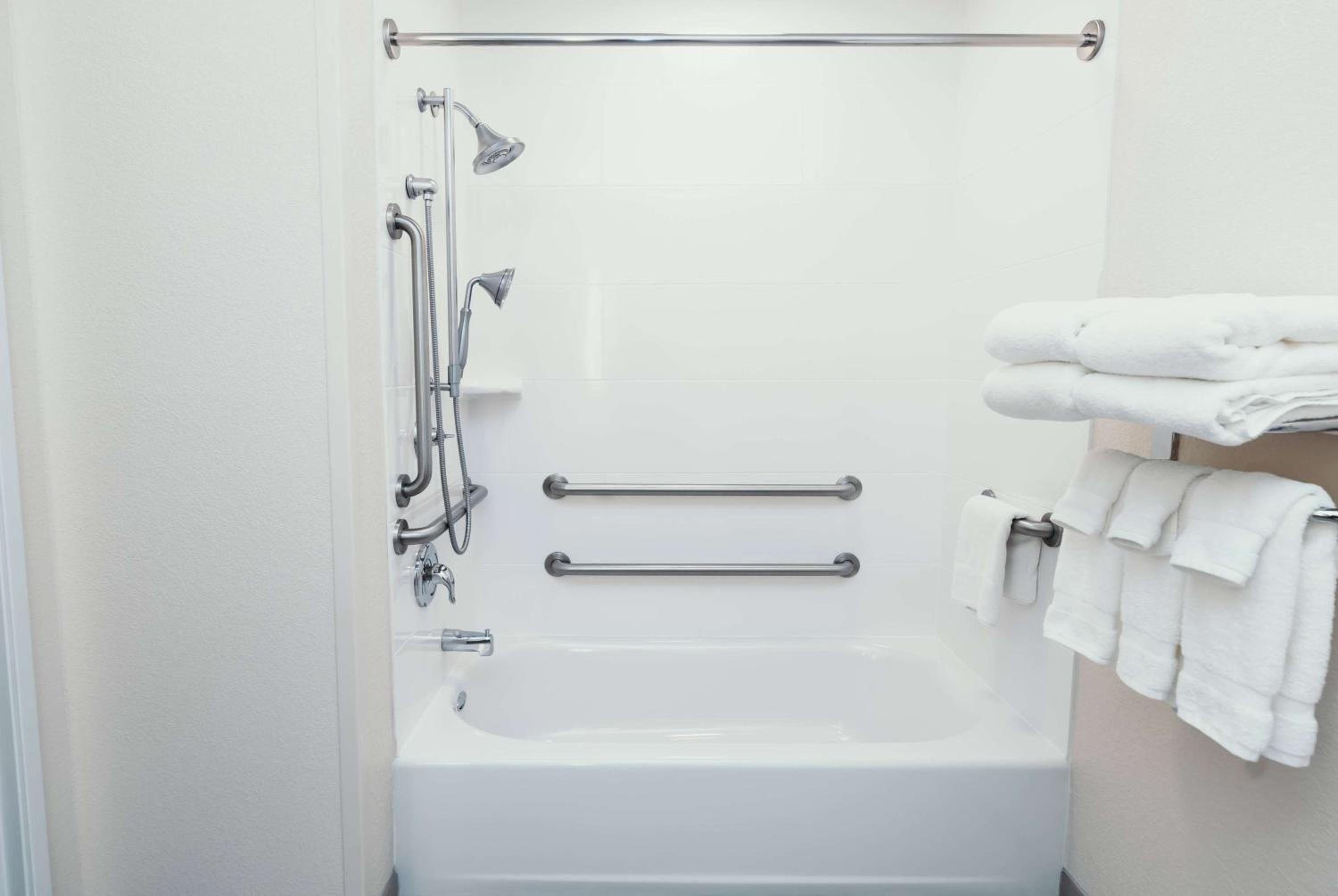 King Room with Mobility Access and Bathtub with Grab Bars, Non-Smoking - Photo 5