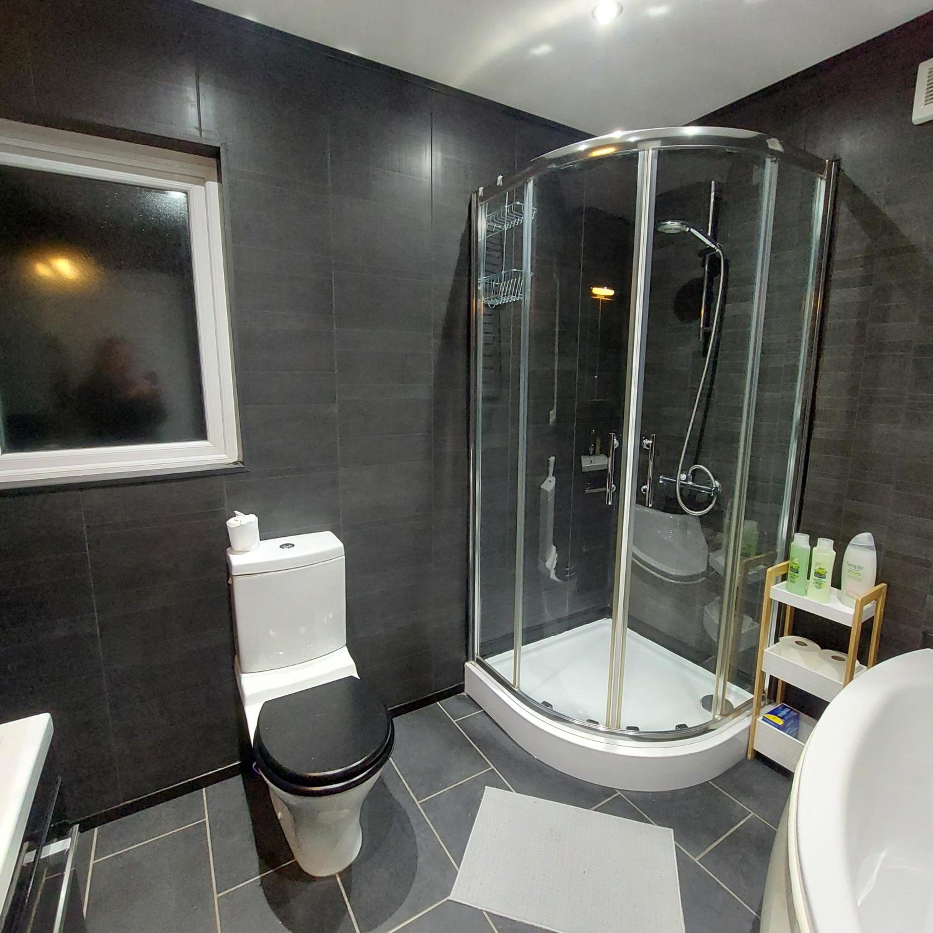Double Room with Shared Bathroom photo 2