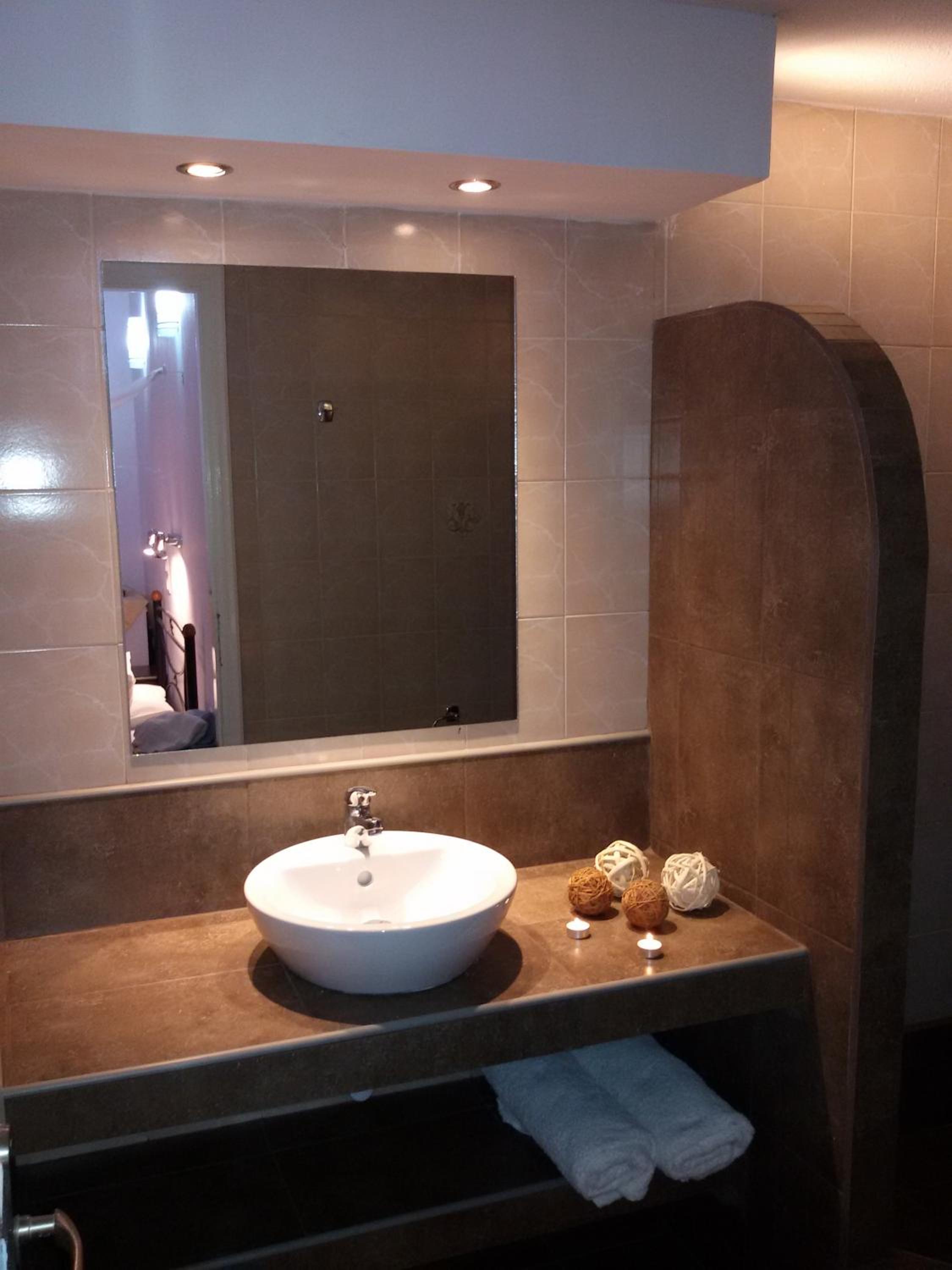Superior Double or Twin Room - Photo 10