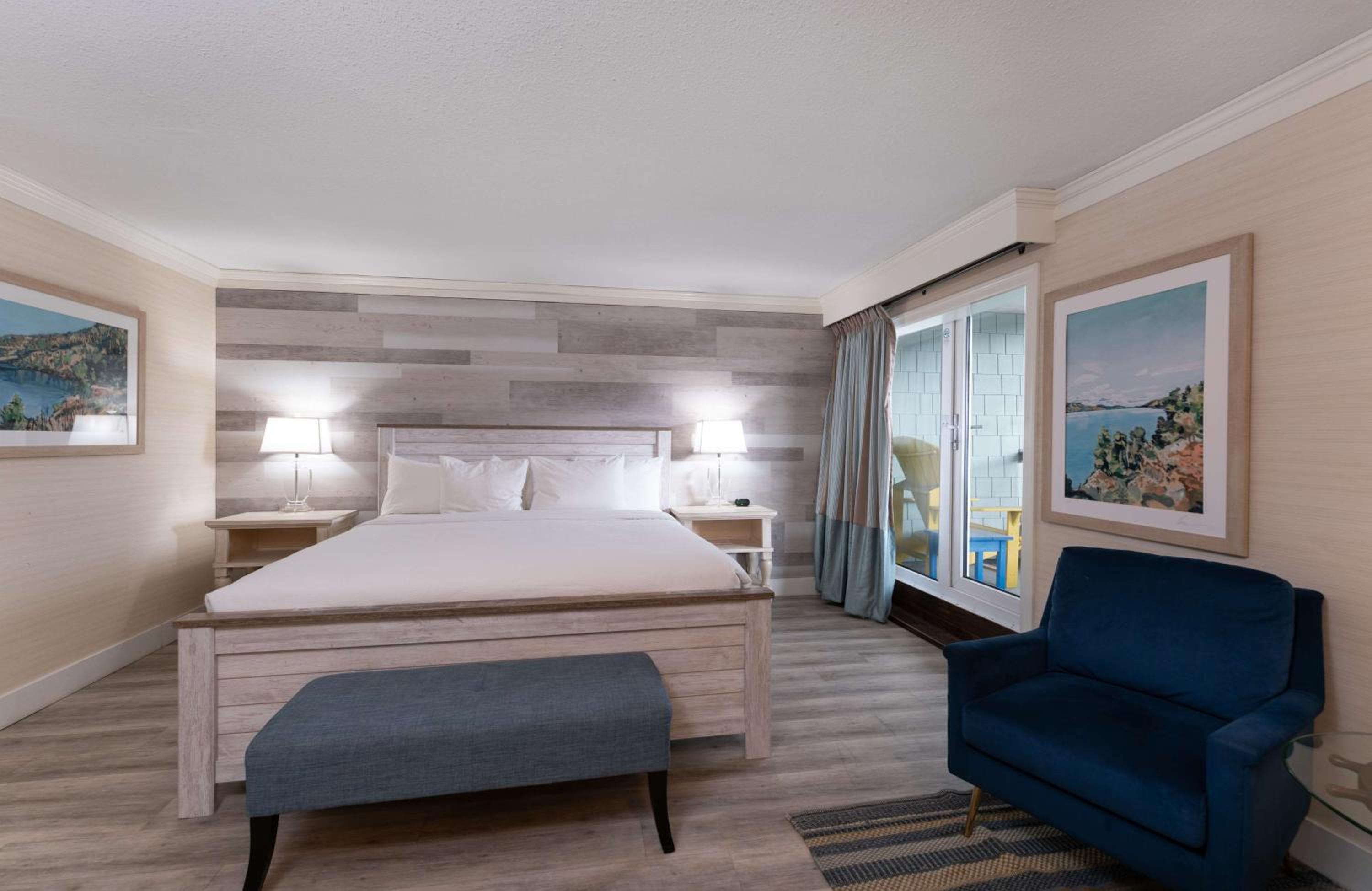 Upgraded King Room with Balcony - Photo 1