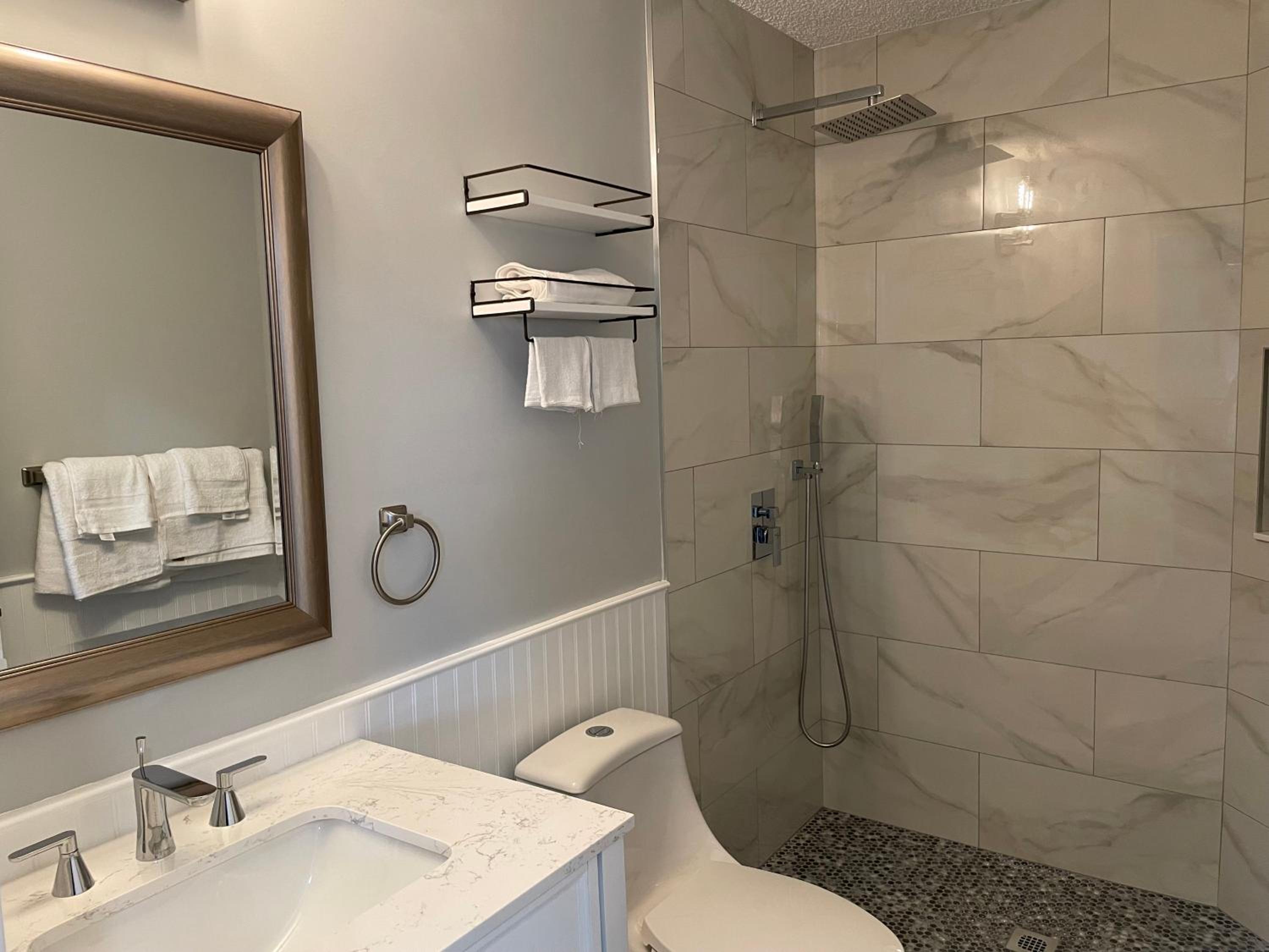 Junior Suite with Pool View photo 2
