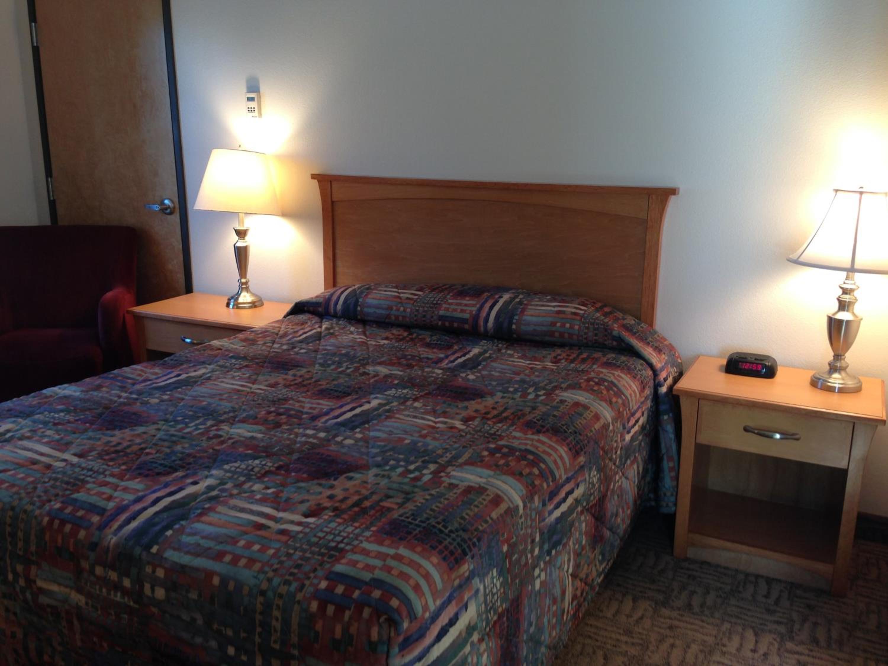 Queen Room photo 1