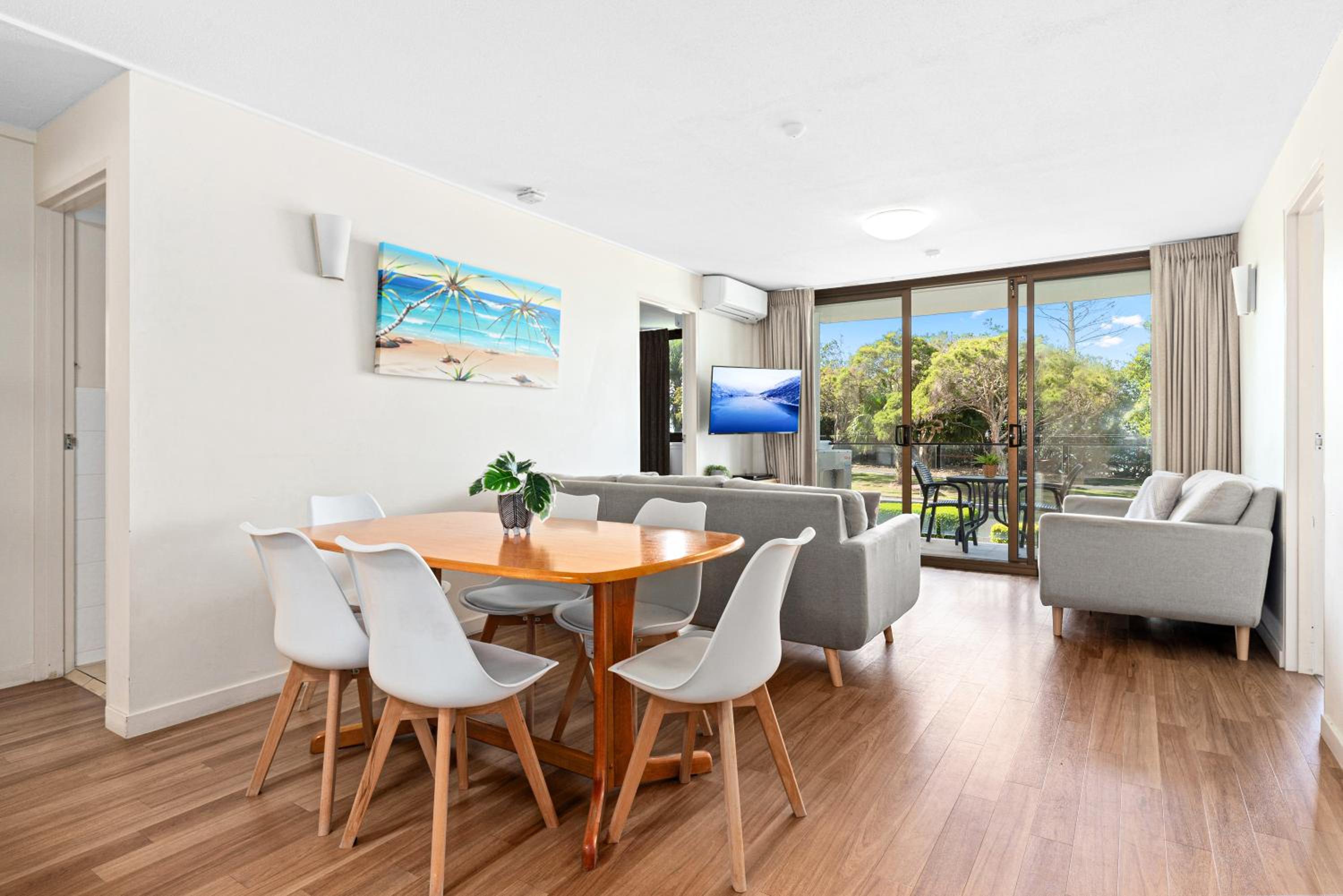 Two-Bedroom Apartment with Balcony - Photo 2