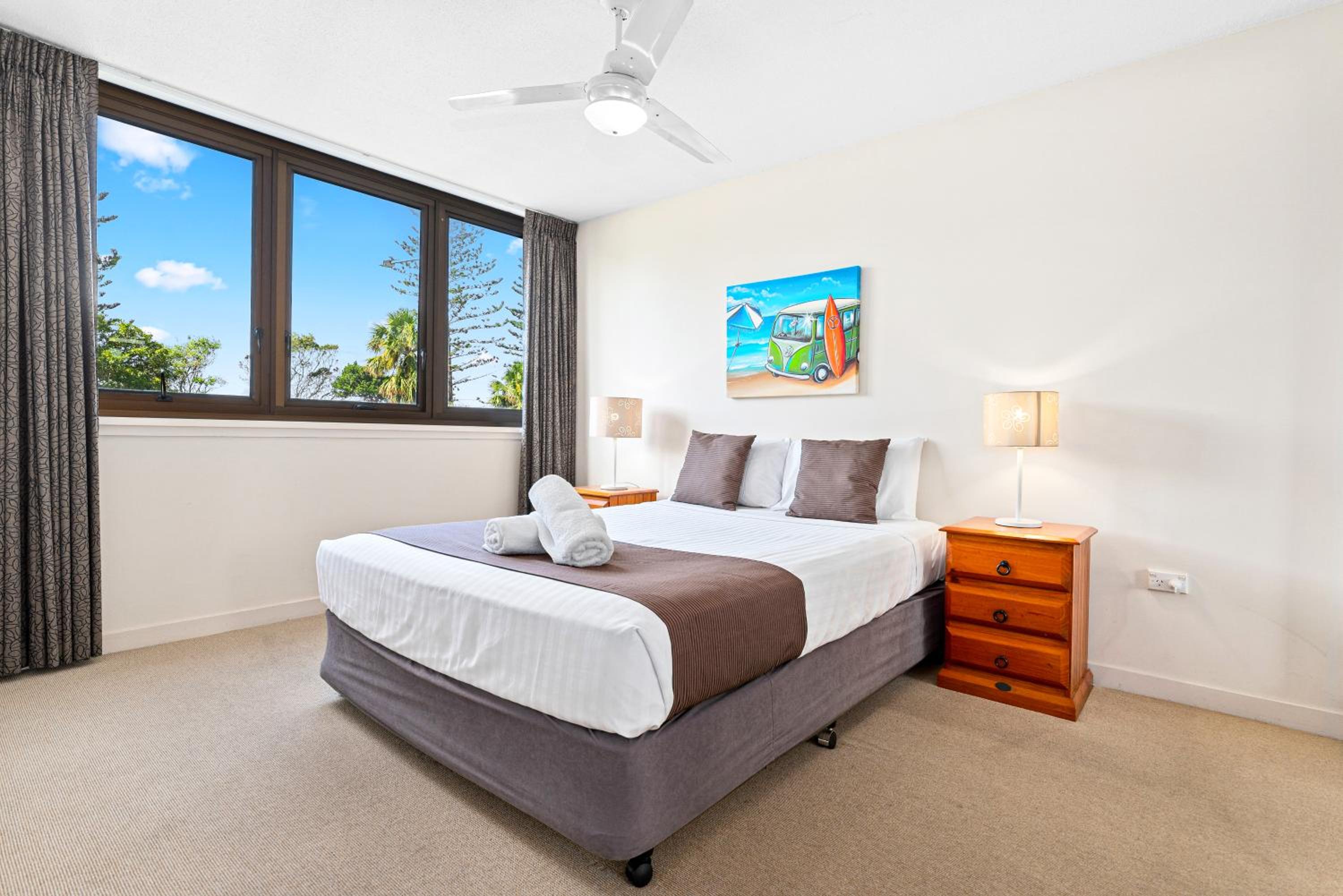 Two-Bedroom Apartment with Balcony - Photo 12