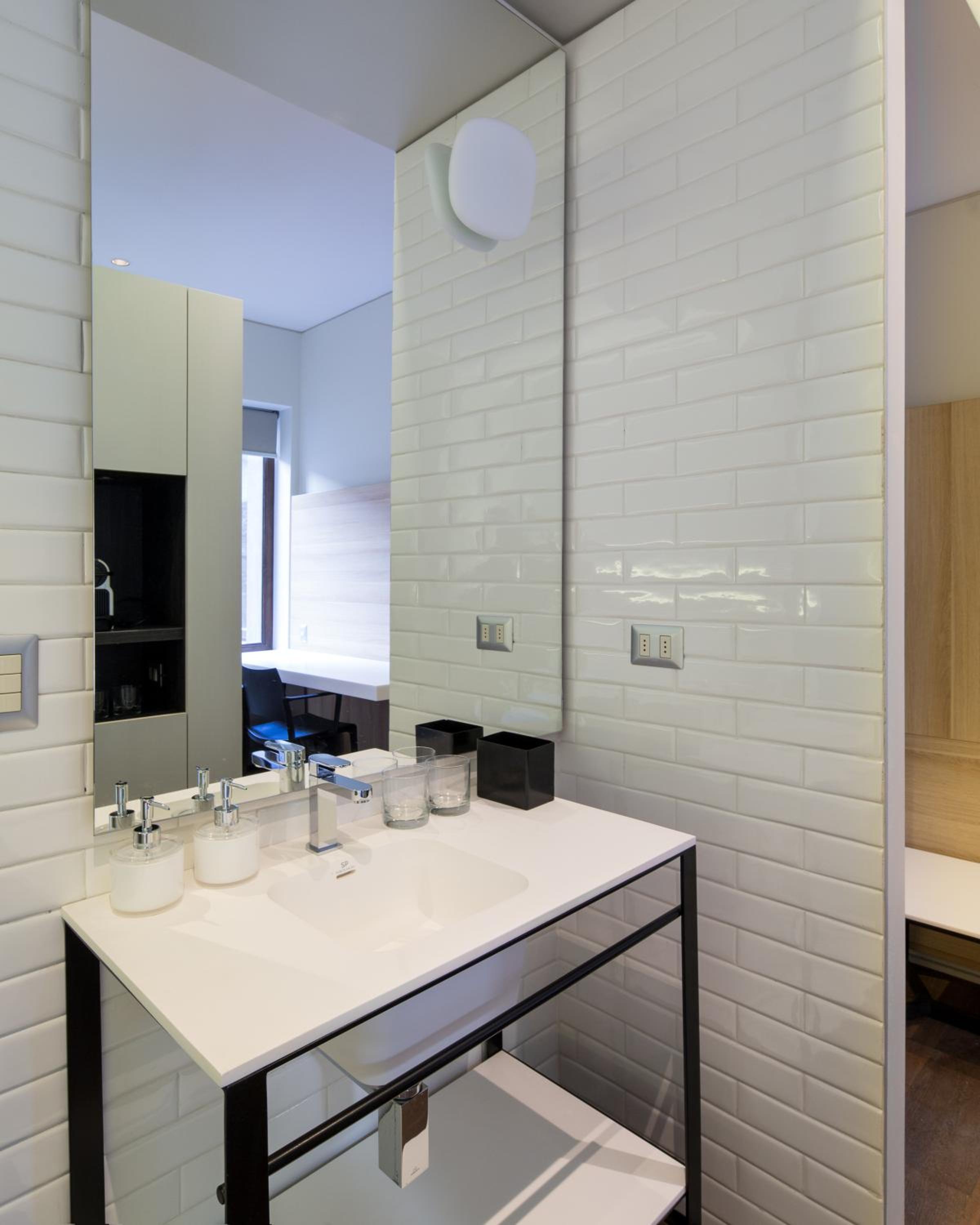 Standard Double or Twin Room photo 2