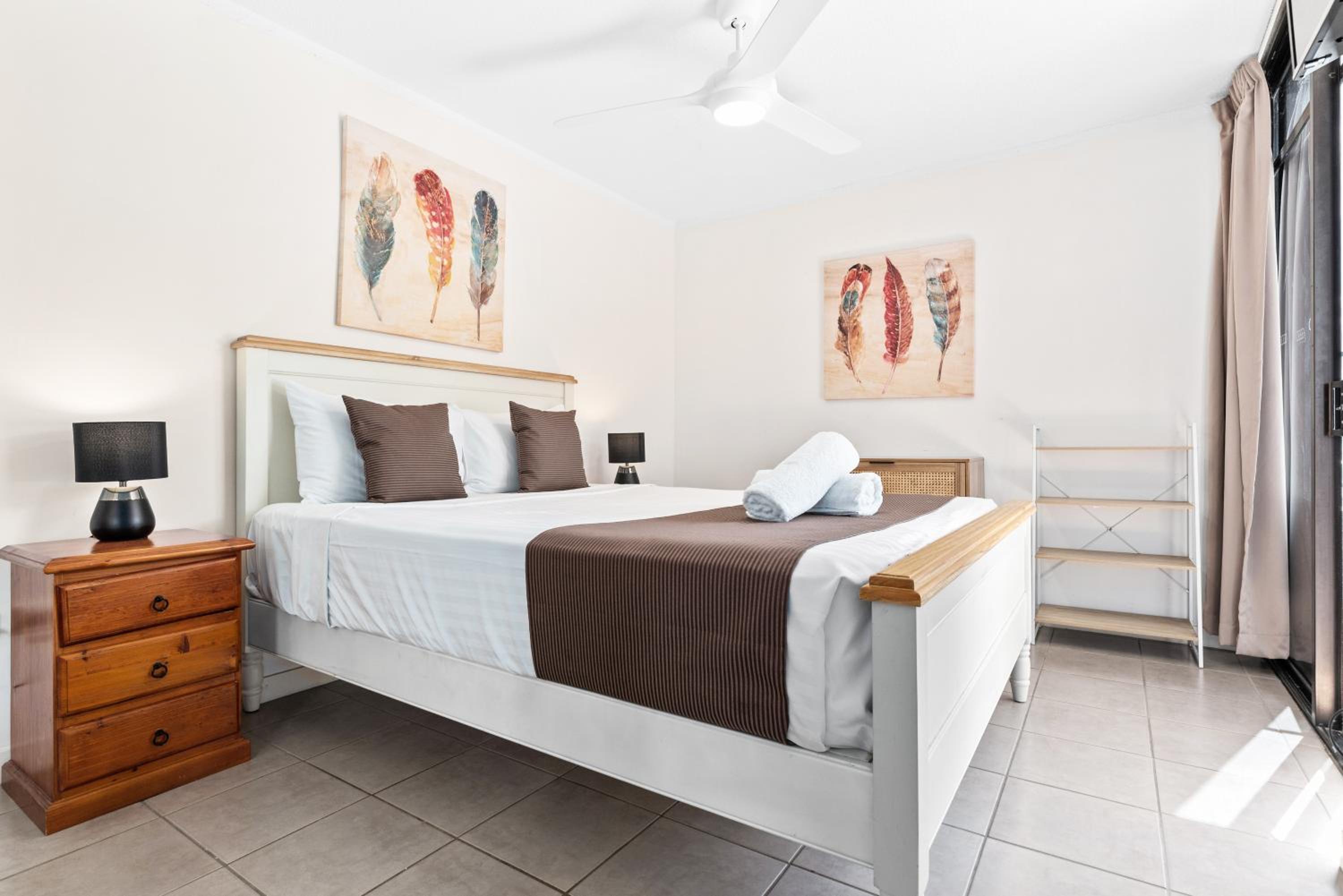 One-Bedroom Apartment - Split Level
