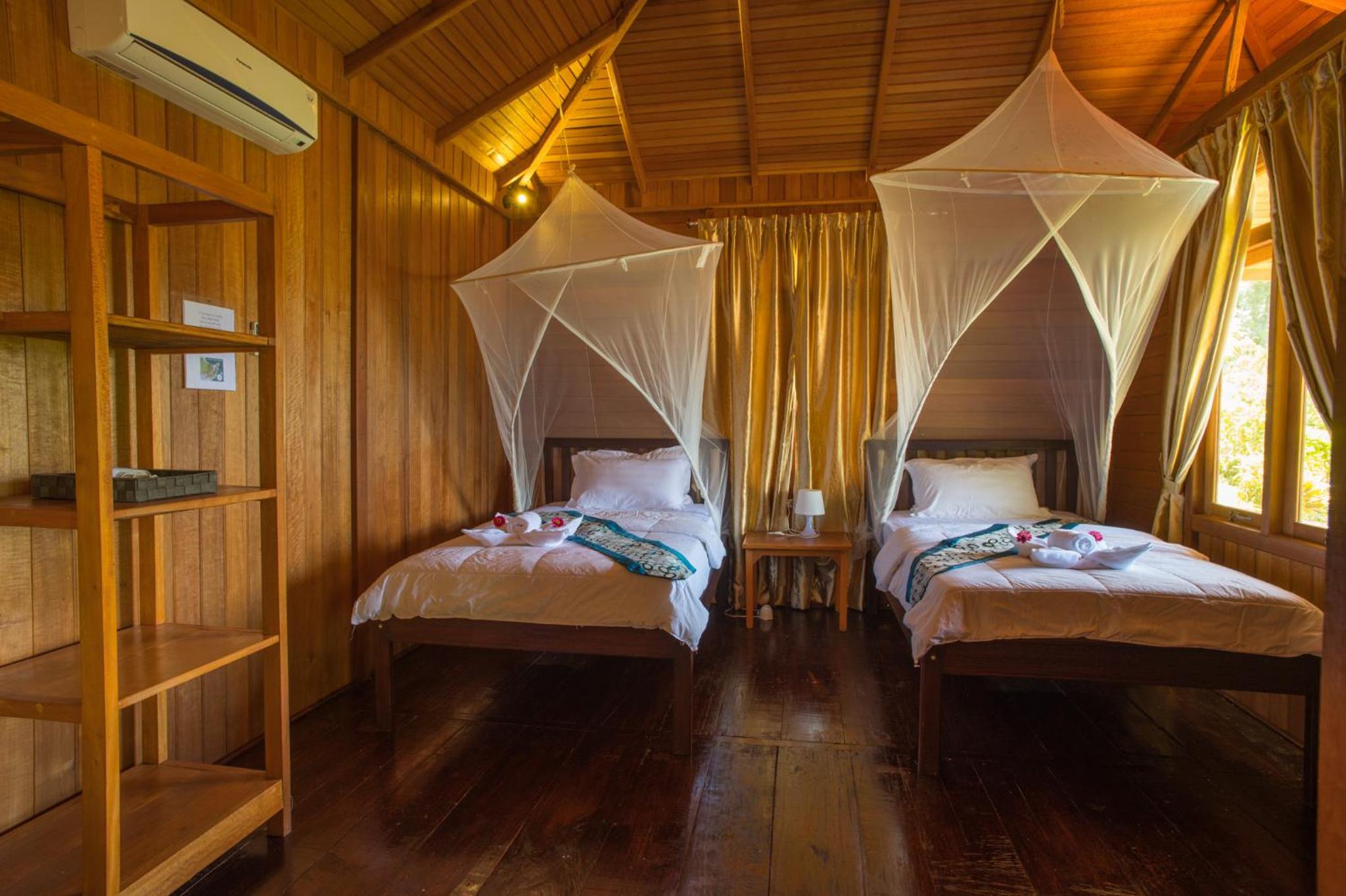 Bungalow with Sea View