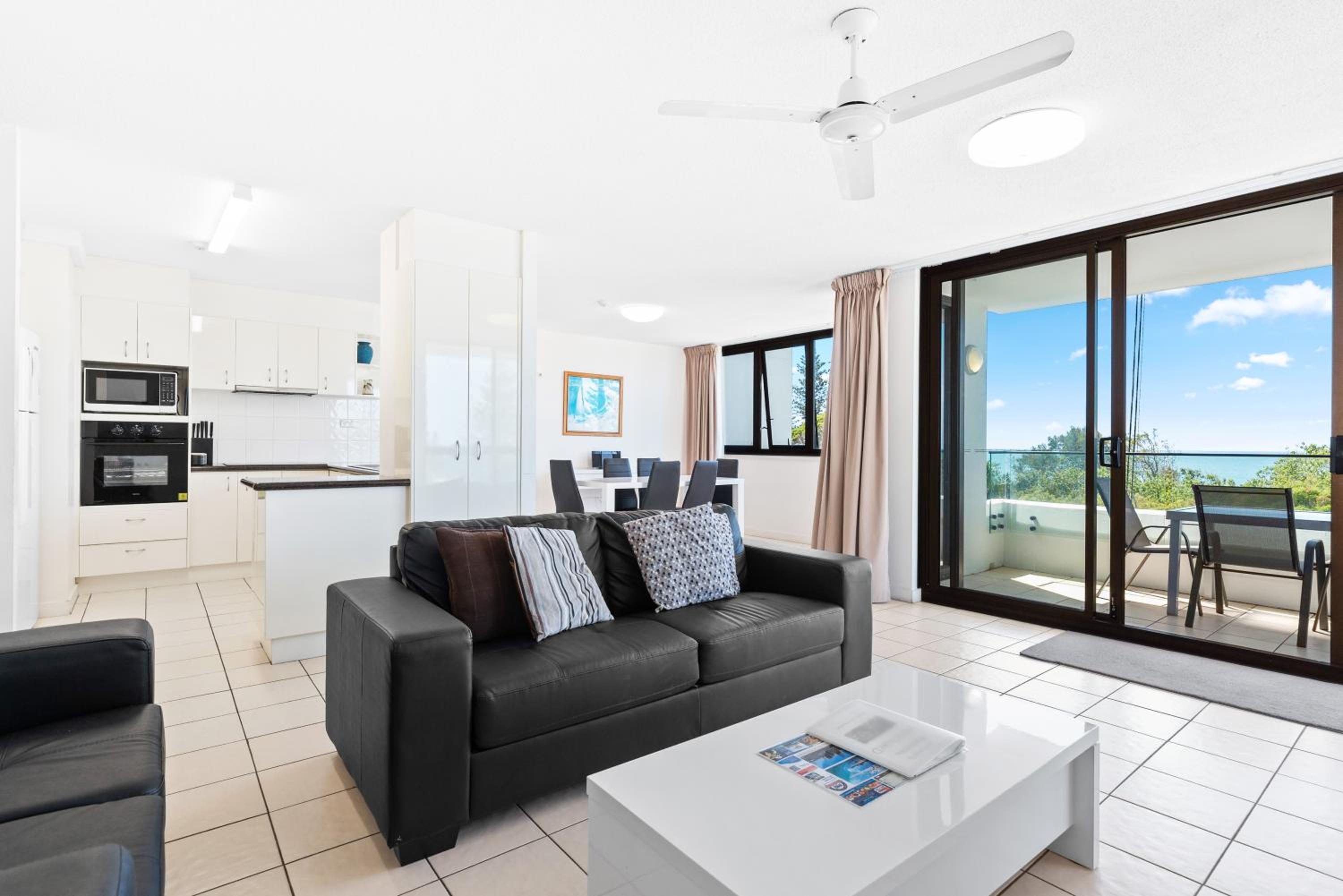 Two-Bedroom Apartment with Ocean View - Photo 20
