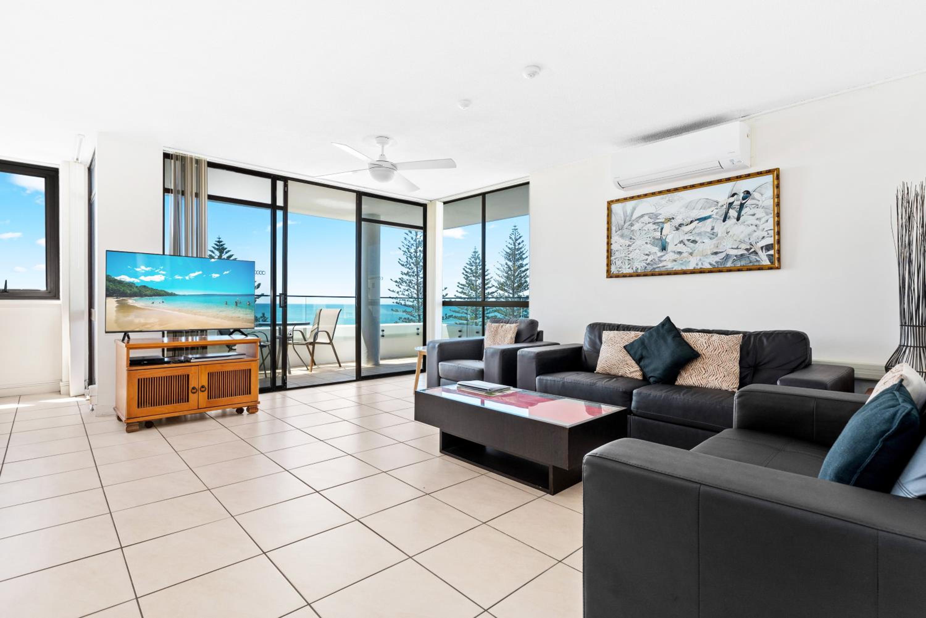 Two-Bedroom Apartment with Ocean View - Photo 17