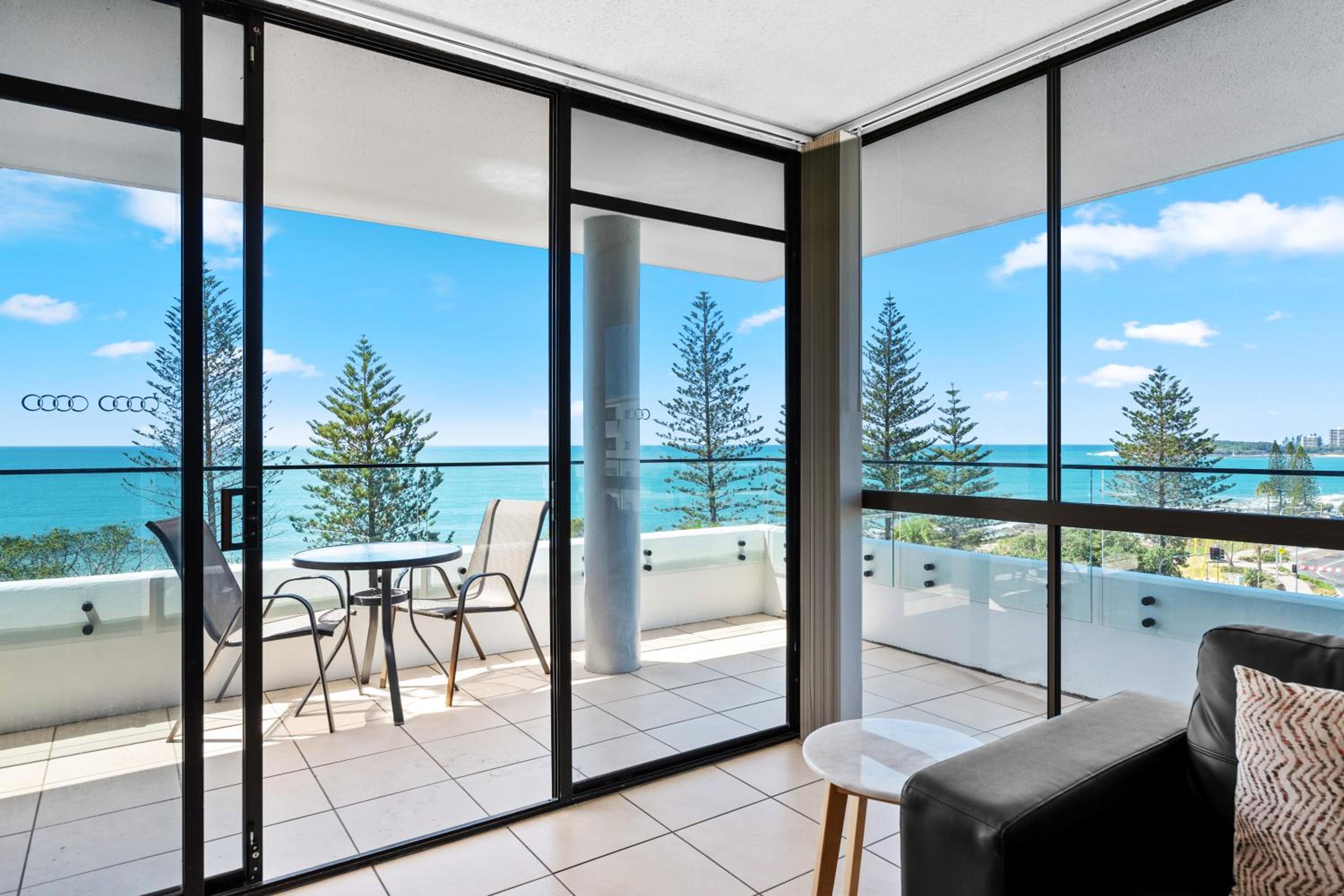 Two-Bedroom Apartment with Ocean View - Photo 25