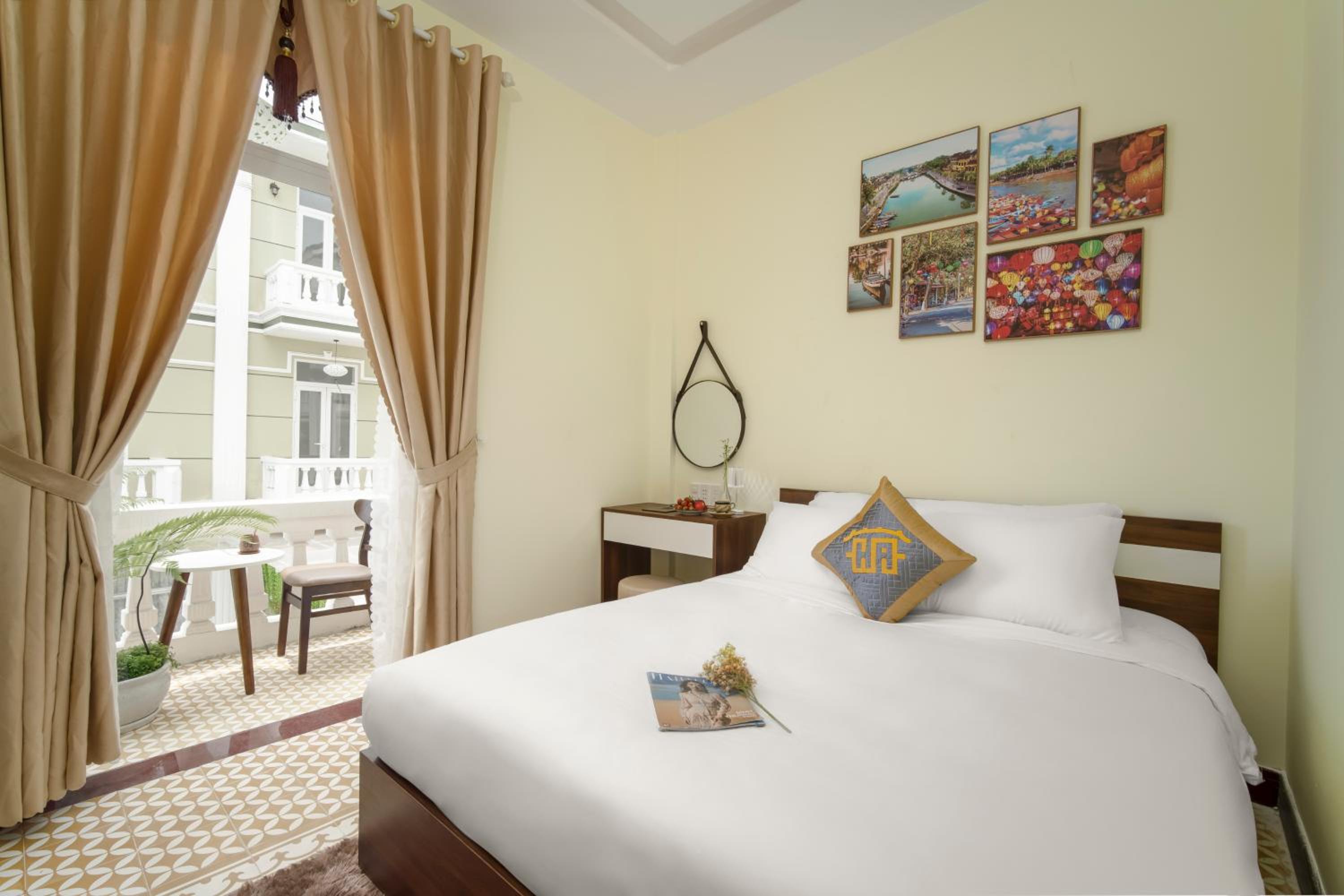 Deluxe Double Room - Photo 14