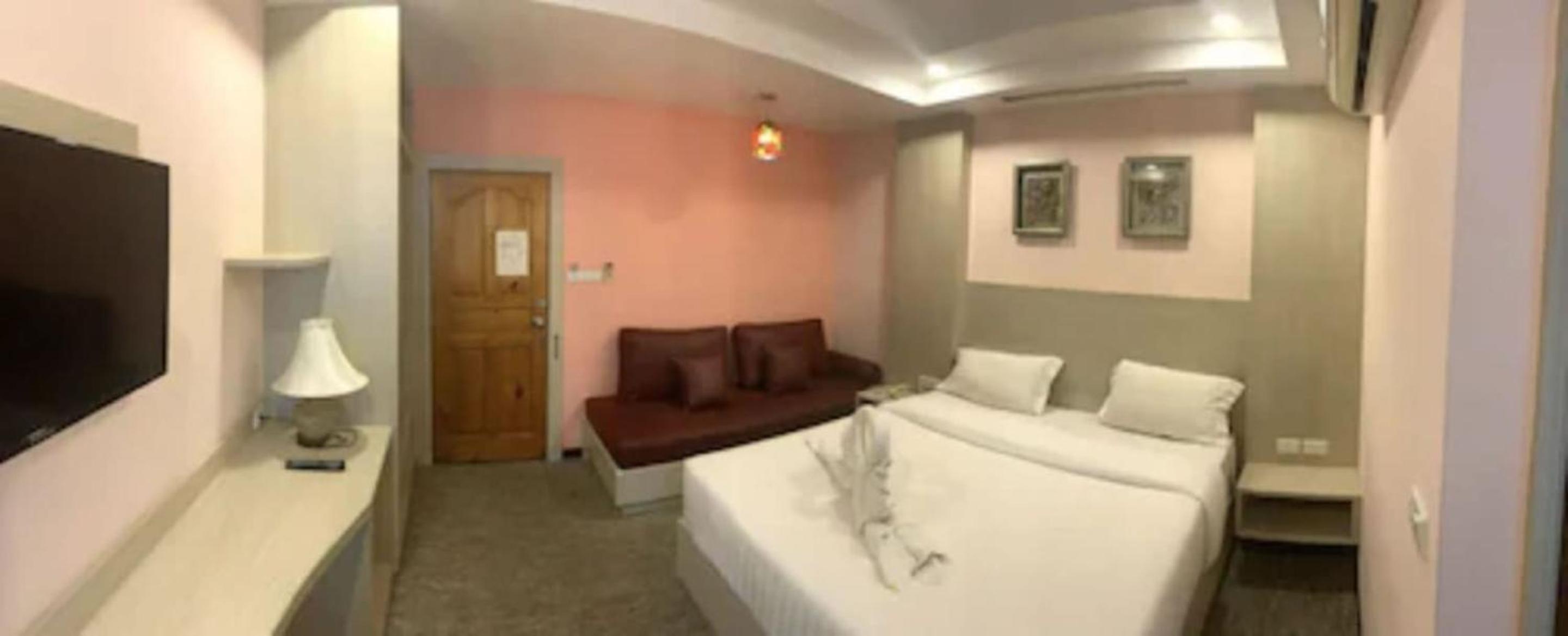 Deluxe Double or Twin Room - Photo 5