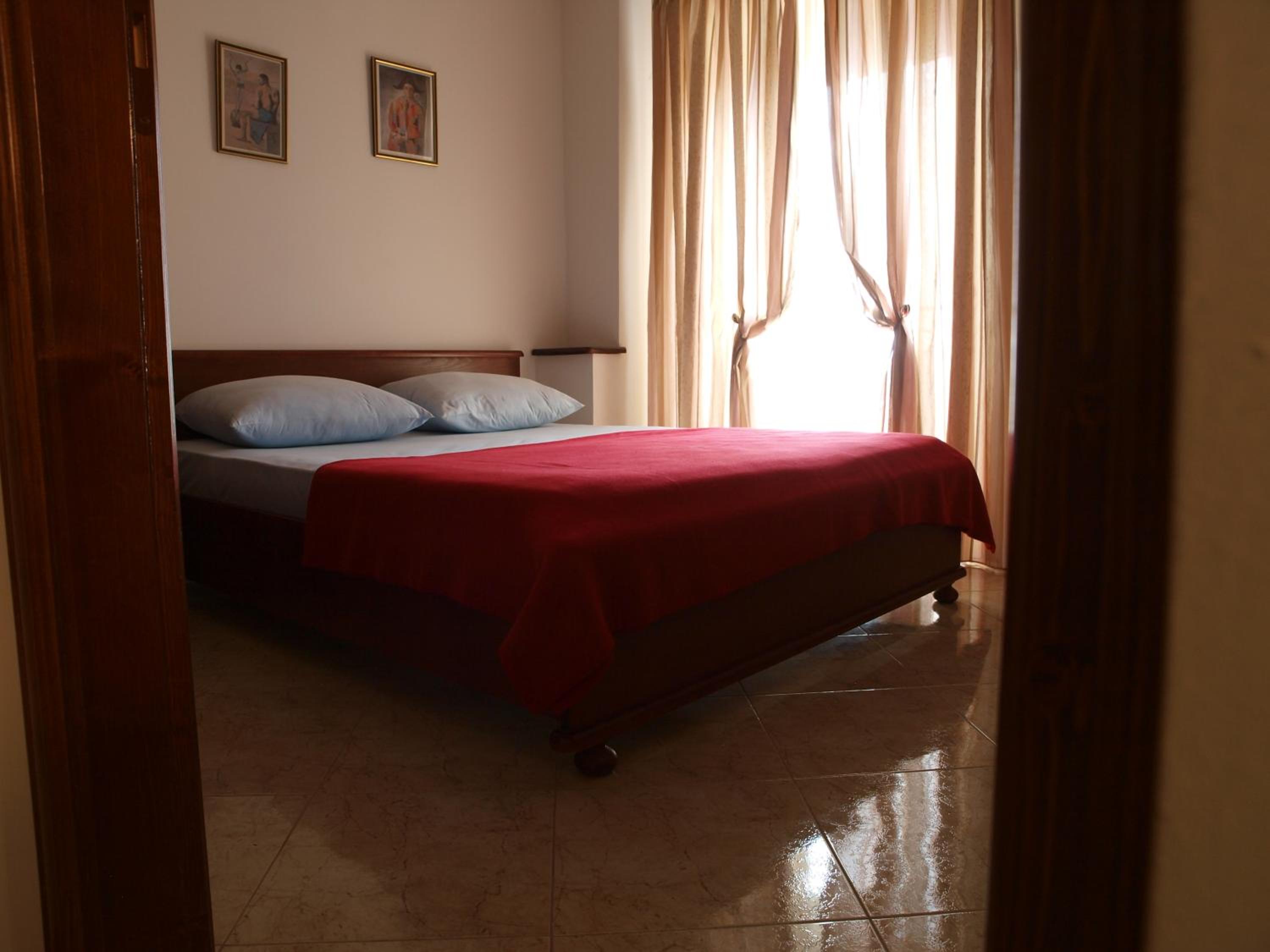 One-Bedroom Apartment with Sea View and Balcony photo 1