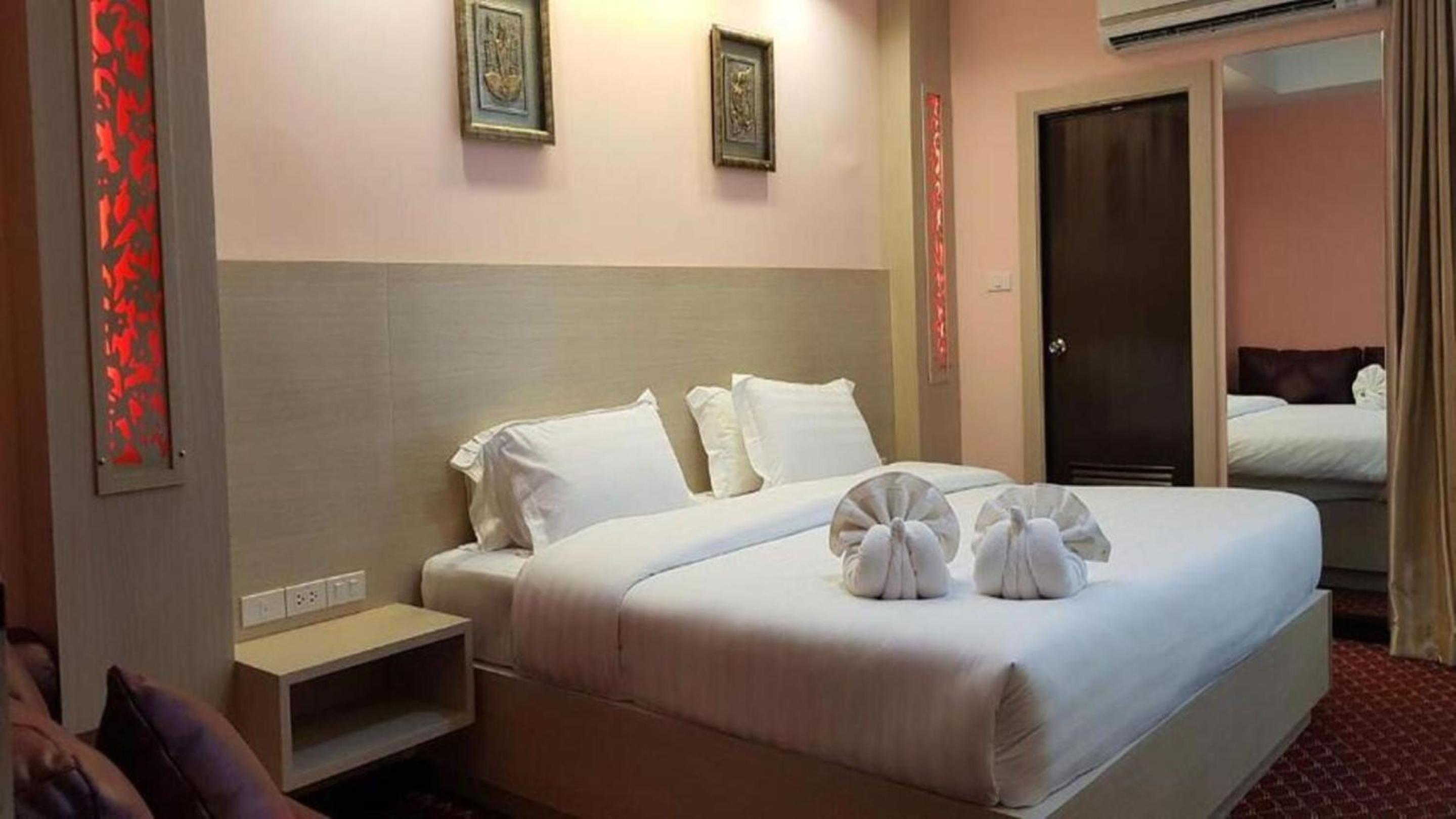 Large Double or Twin Room - Photo 4