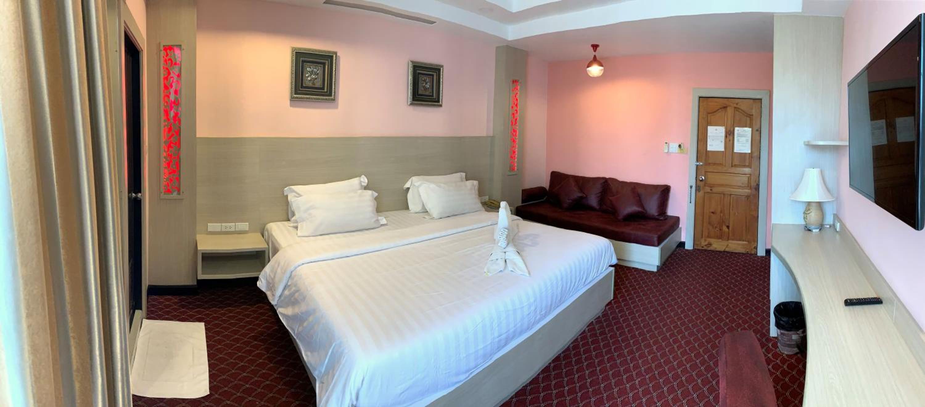 Large Double or Twin Room - Photo 6