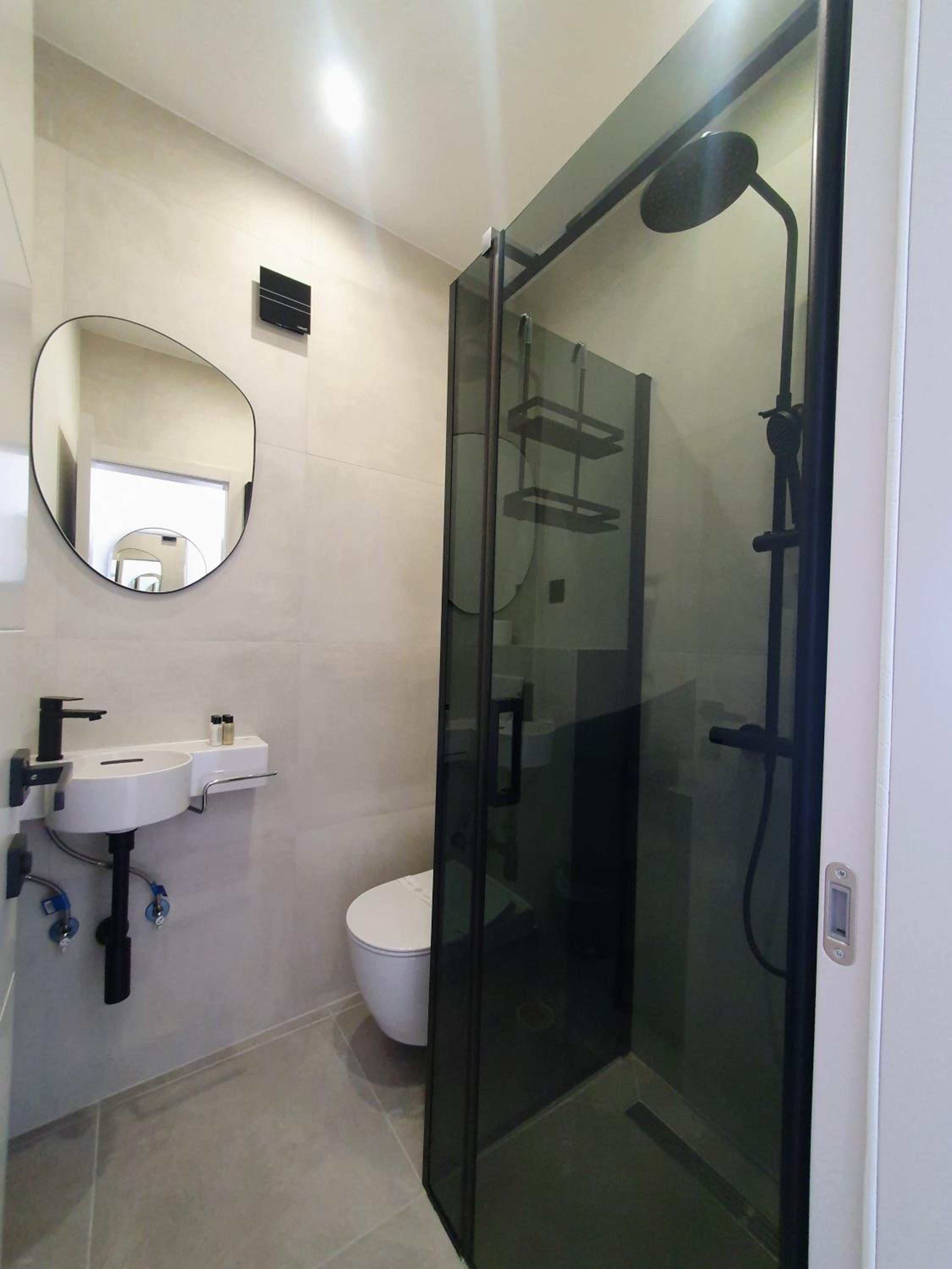 Room with Balcony and Sea View (2 Adults) - Photo 5
