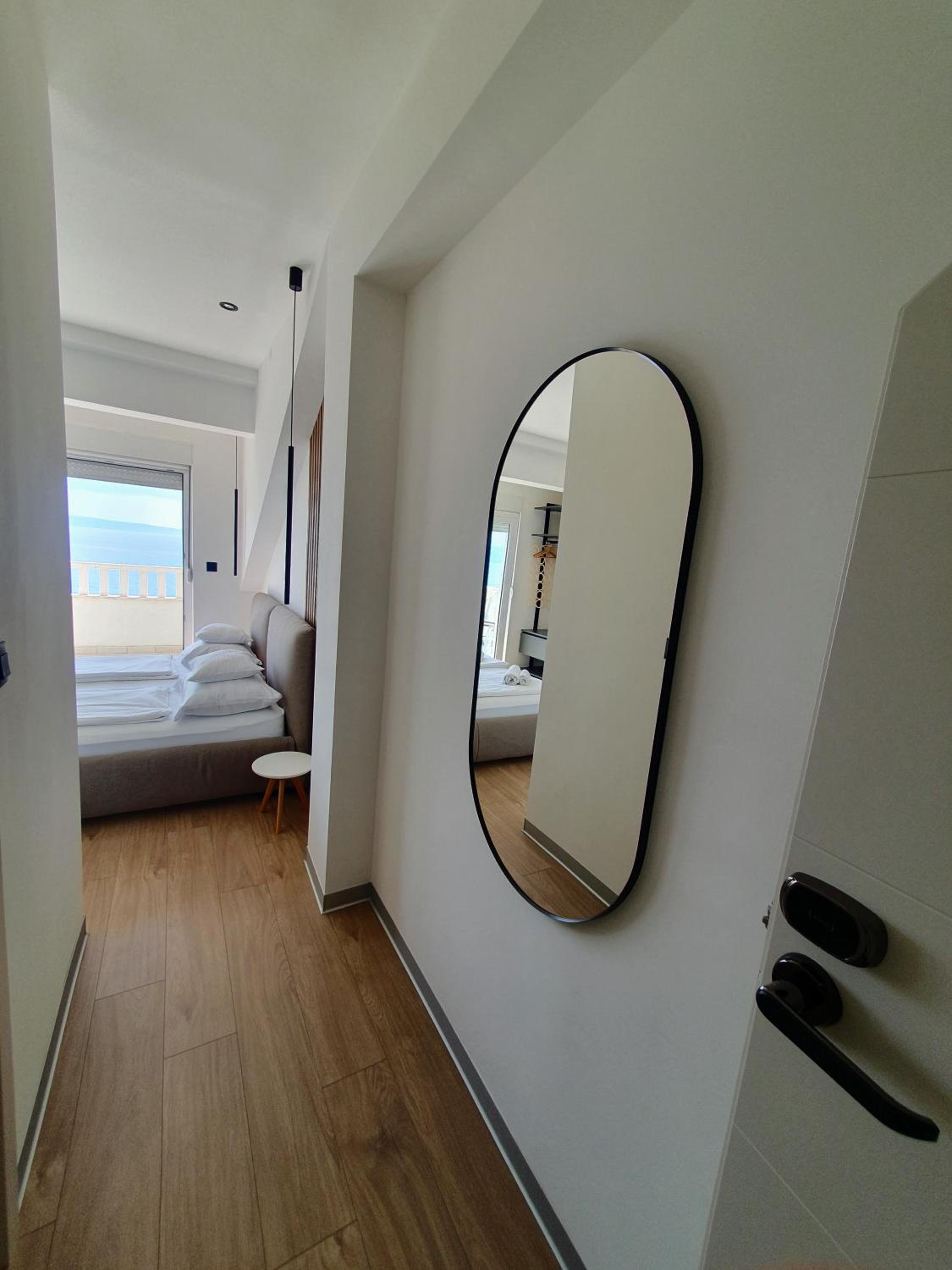 Room with Balcony and Sea View (2 Adults) - Photo 4