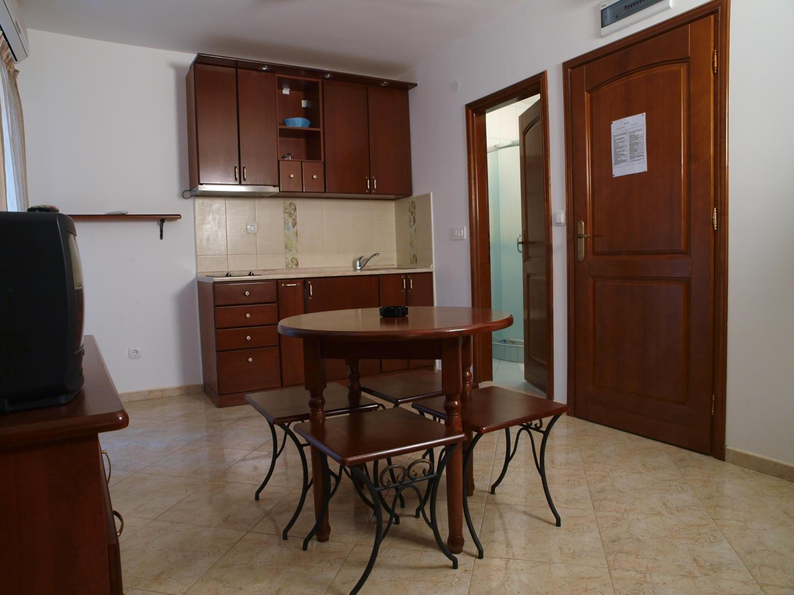 Studio Apartment photo 3