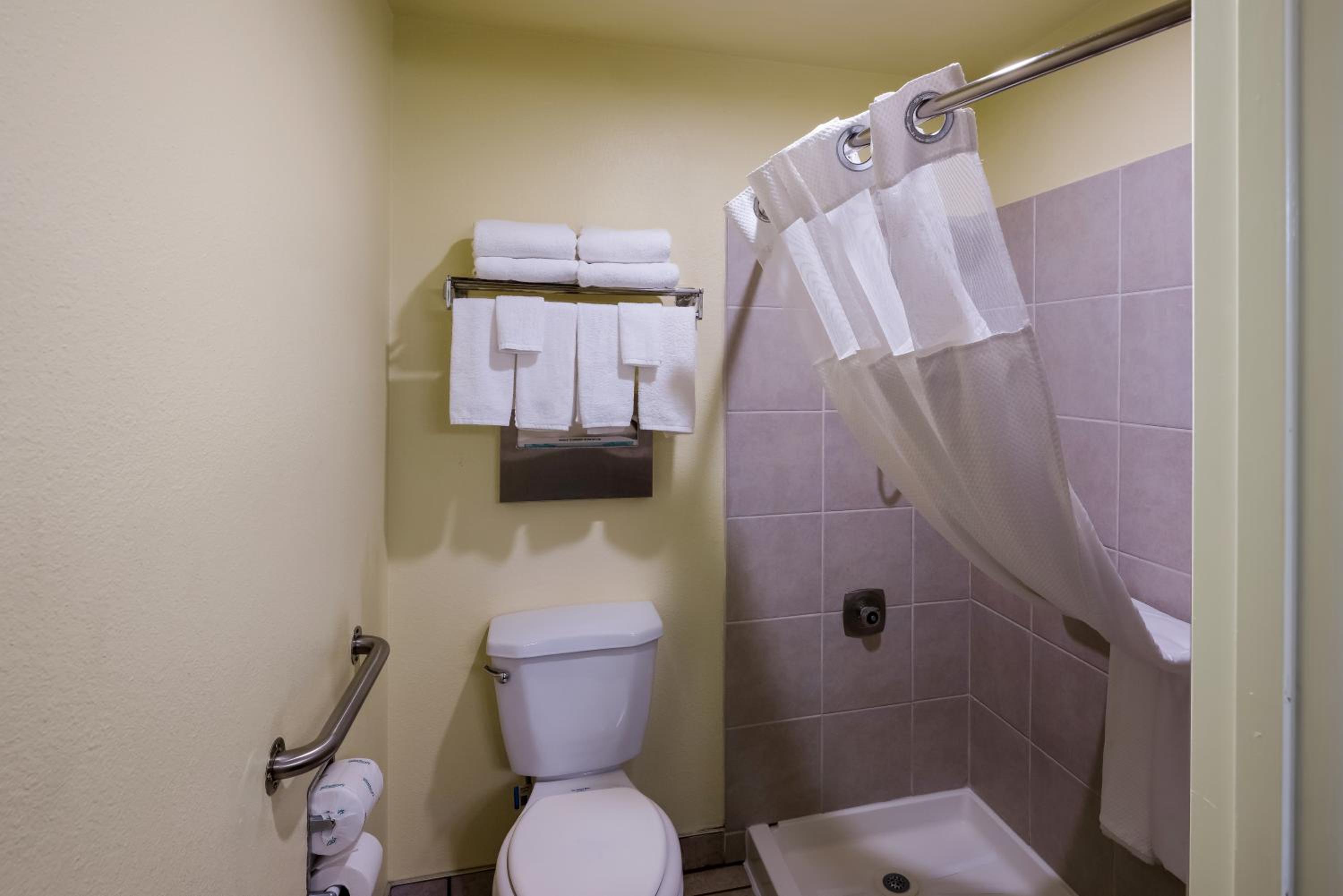 Queen Room - Accessible/Nonsmoking - Photo 3
