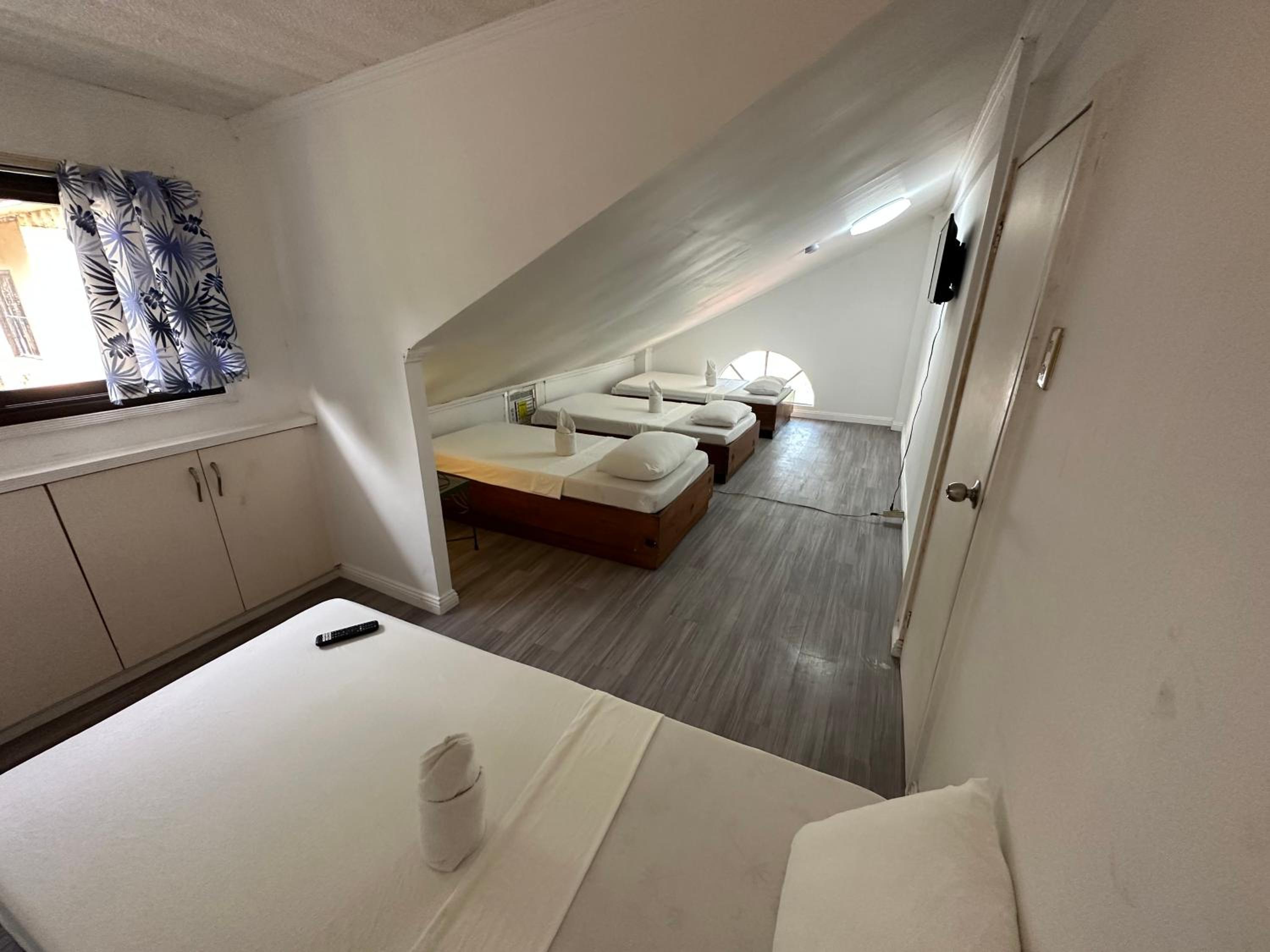 Quadruple Room with Shared Bathroom