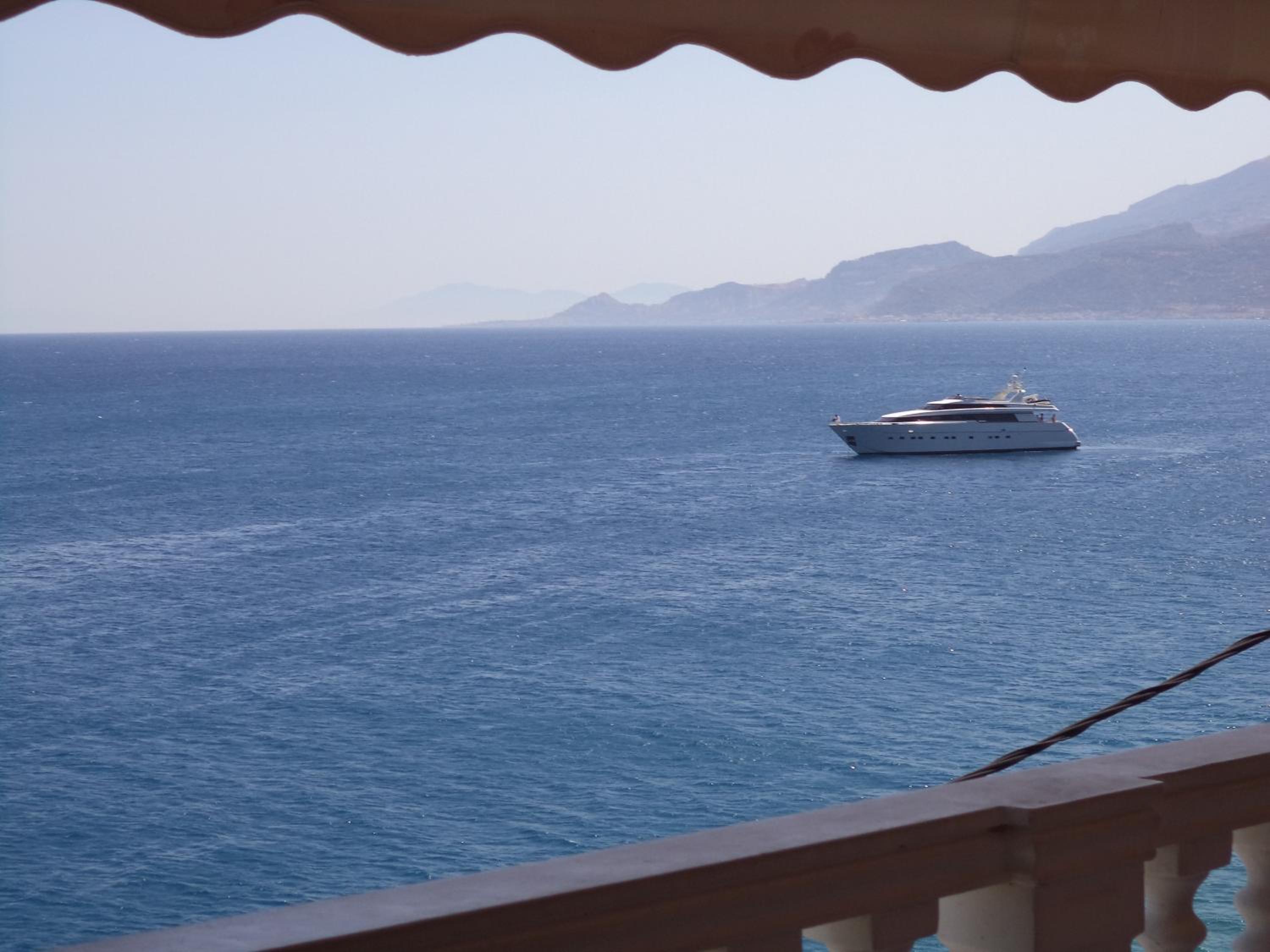 Apartment with Sea View - Photo 10