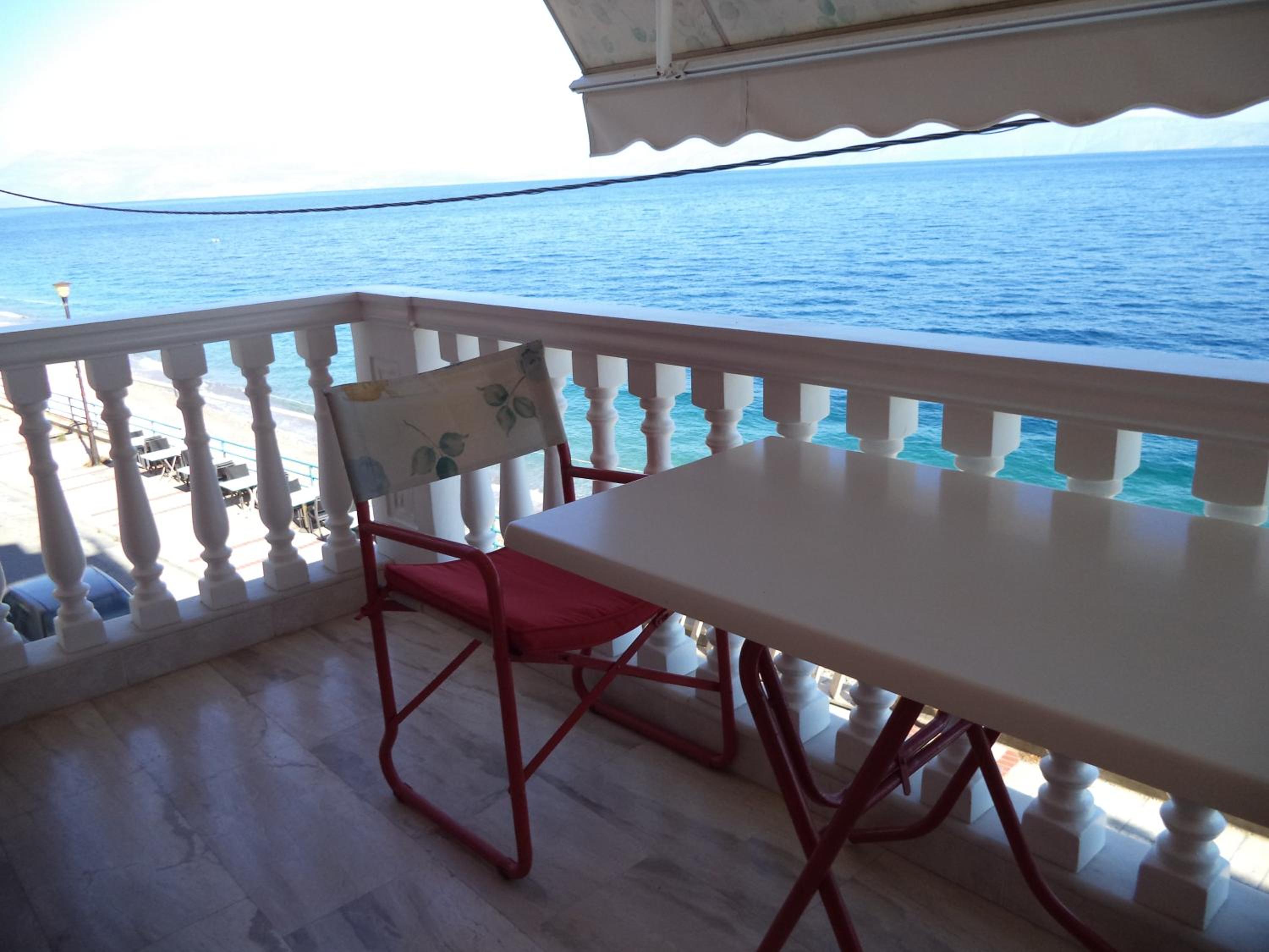 Double or Twin Apartment with Sea View (2 adults) - Photo 20