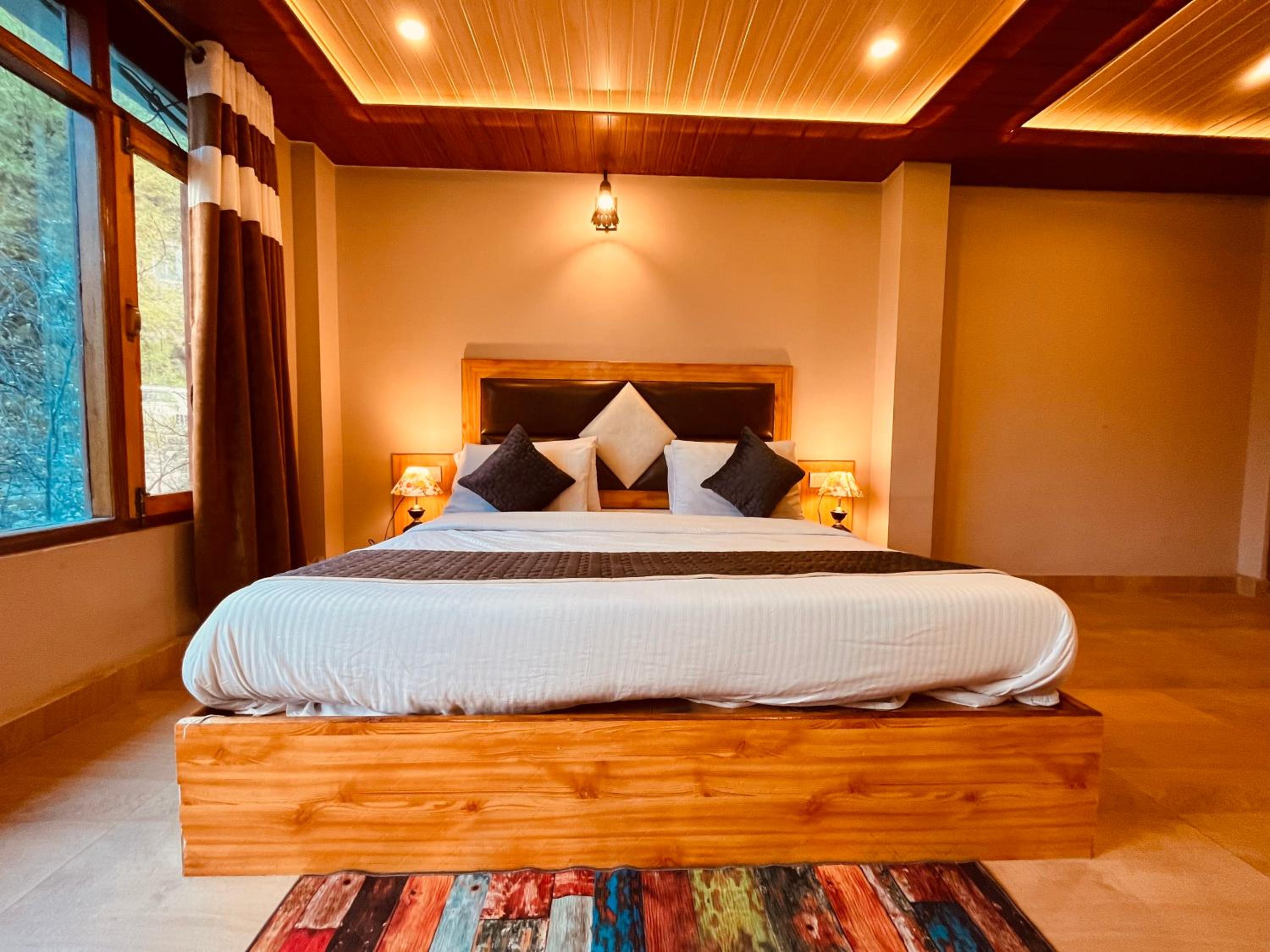 Deluxe Room - Photo 6
