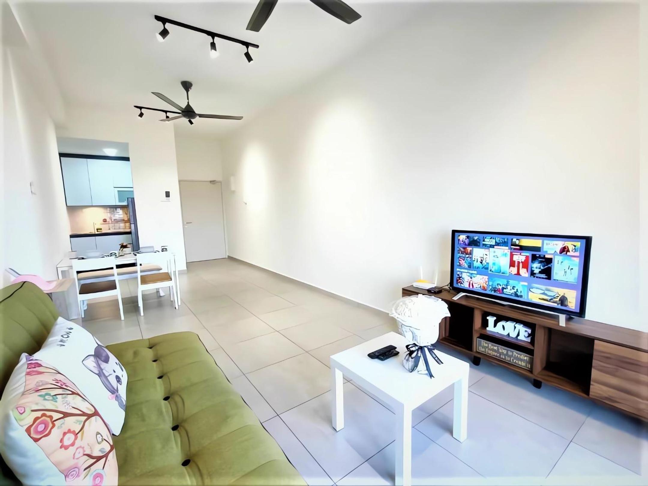 Two Bedroom Deluxe Apartment (Low Floor And Near Lift)