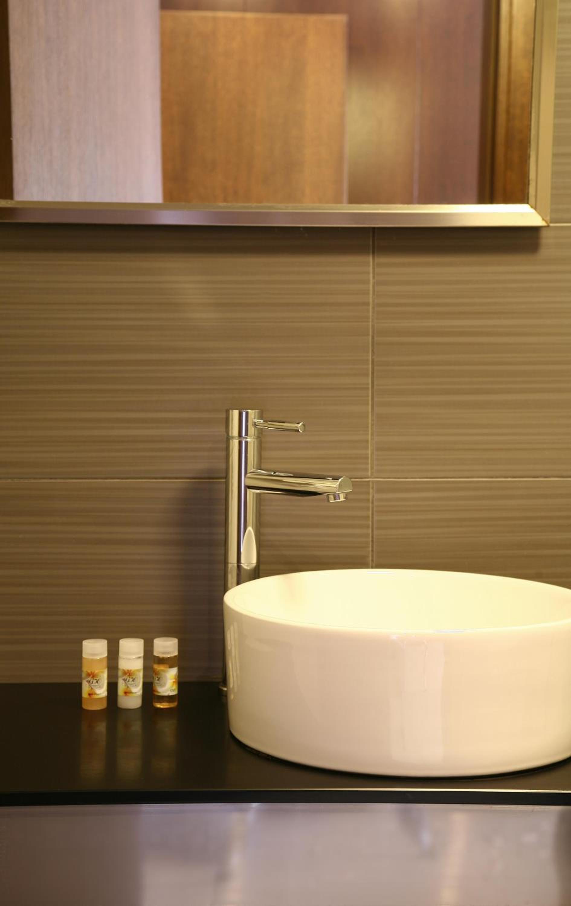 Double Room thumbnail 6