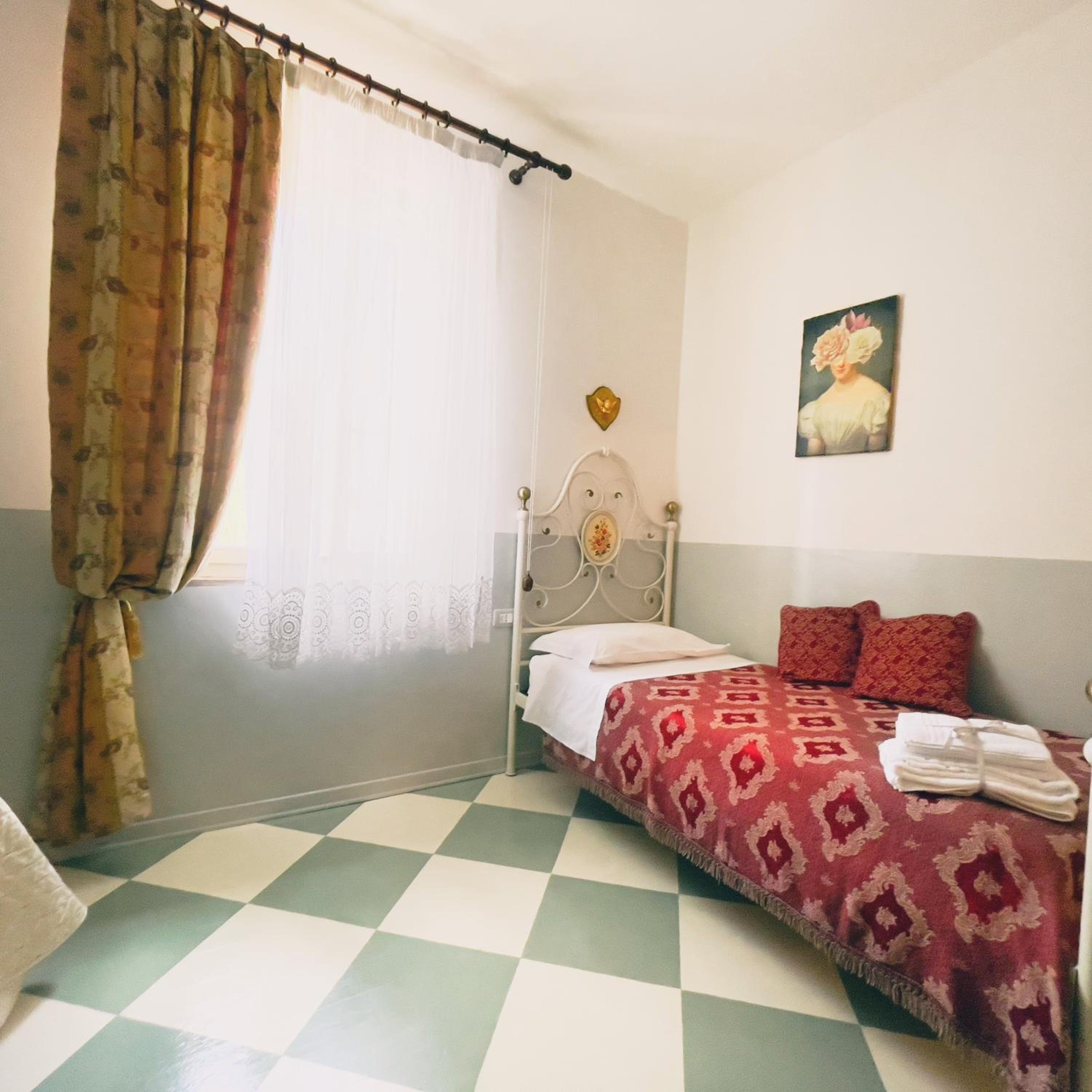 Two-Bedroom Apartment - Photo 8